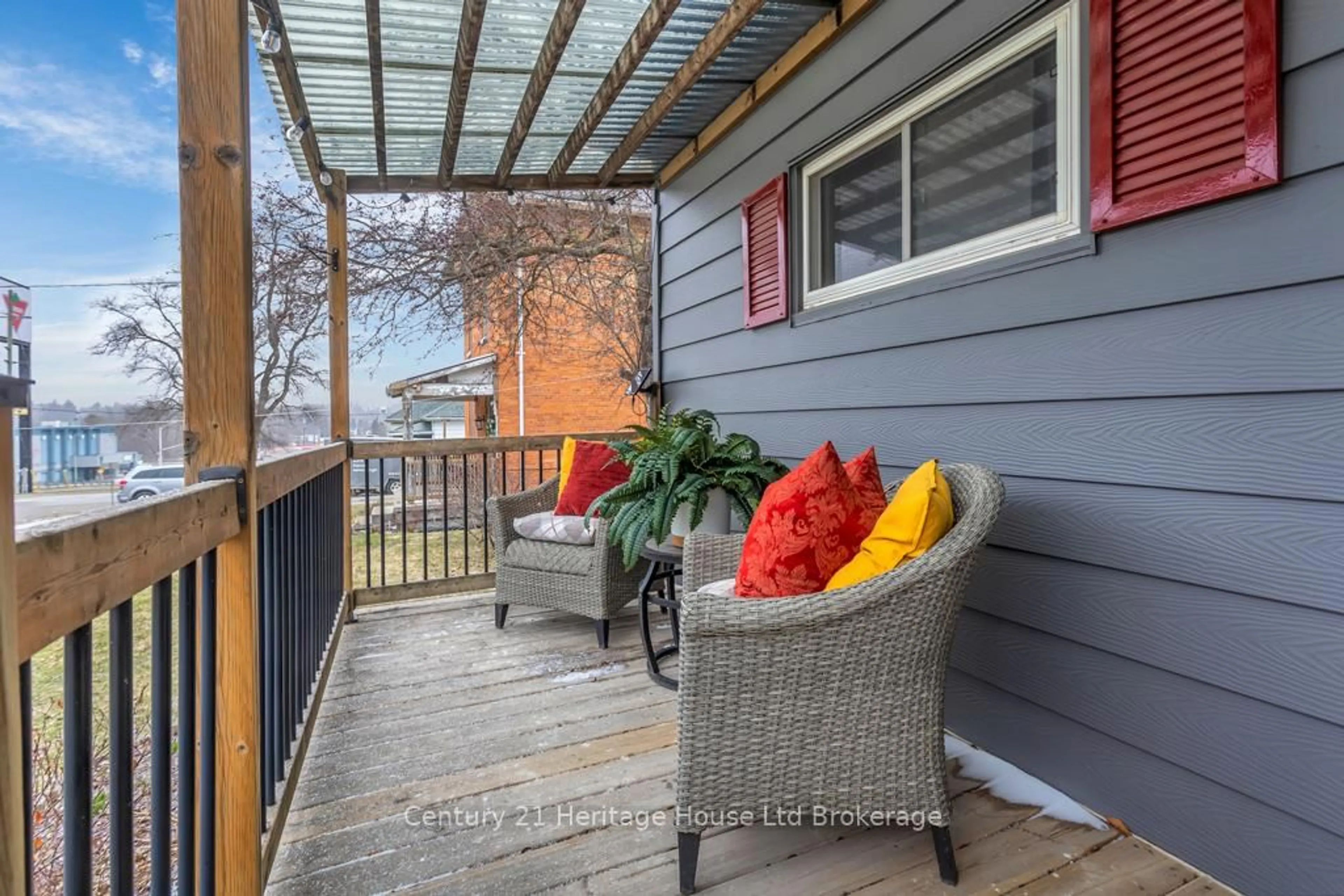 Patio, water/lake/river/ocean view for 109 Carroll St, Ingersoll Ontario N5C 1W1