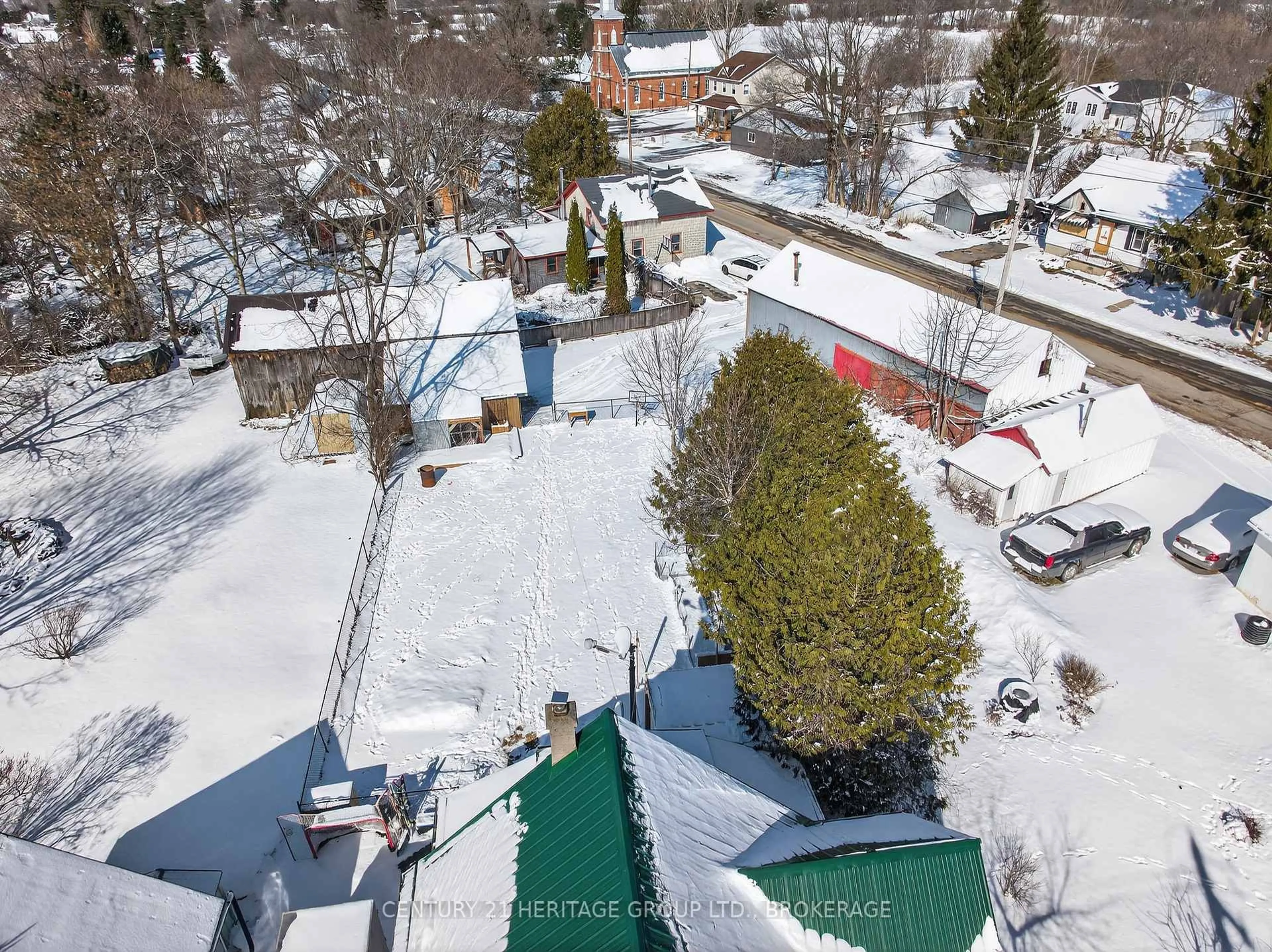 A pic from outside/outdoor area/front of a property/back of a property/a pic from drone, street for 4089 Perth Rd, Frontenac Ontario K0X 1X0