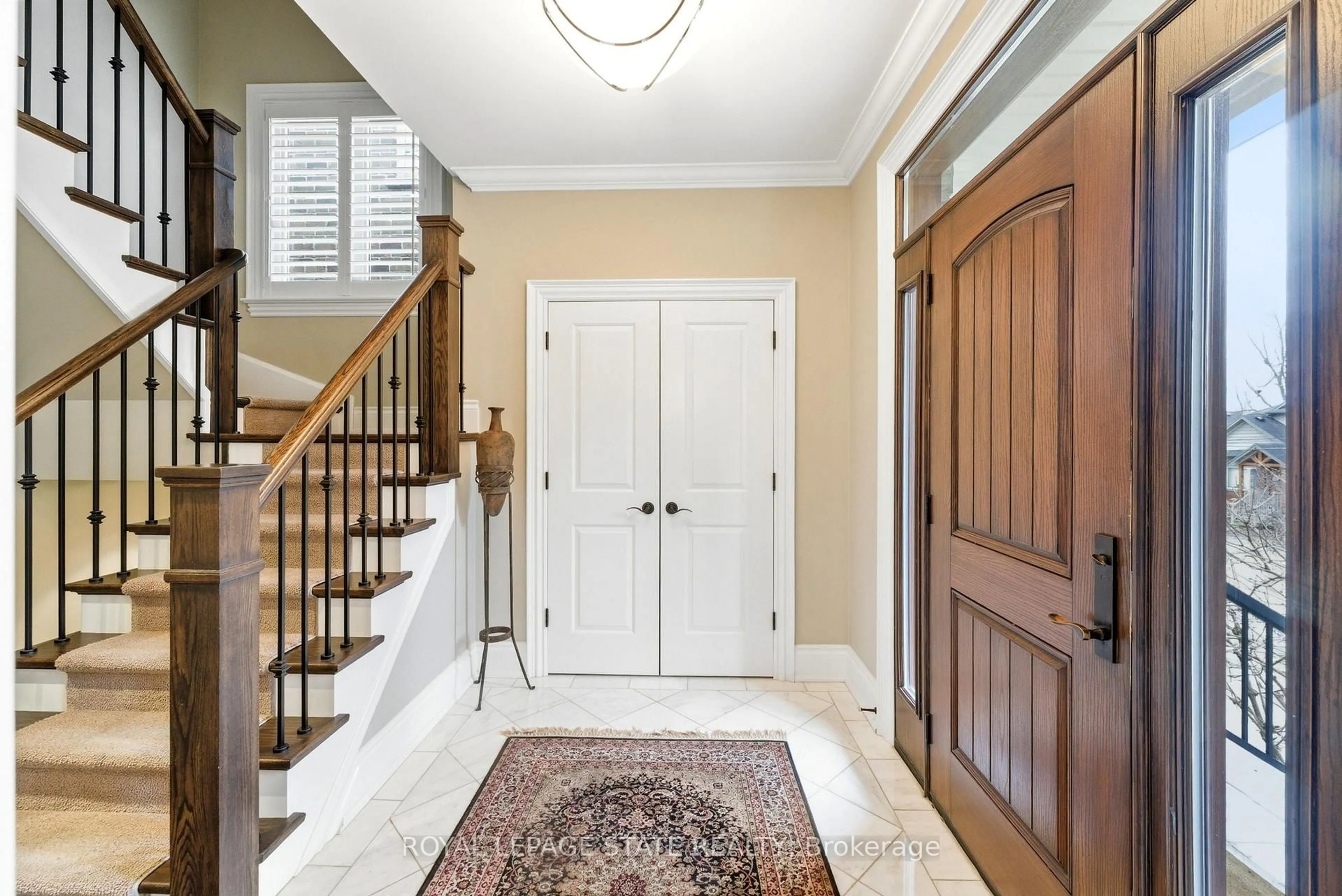 Indoor entryway for 67 Alma St, Hamilton Ontario L9H 2E3