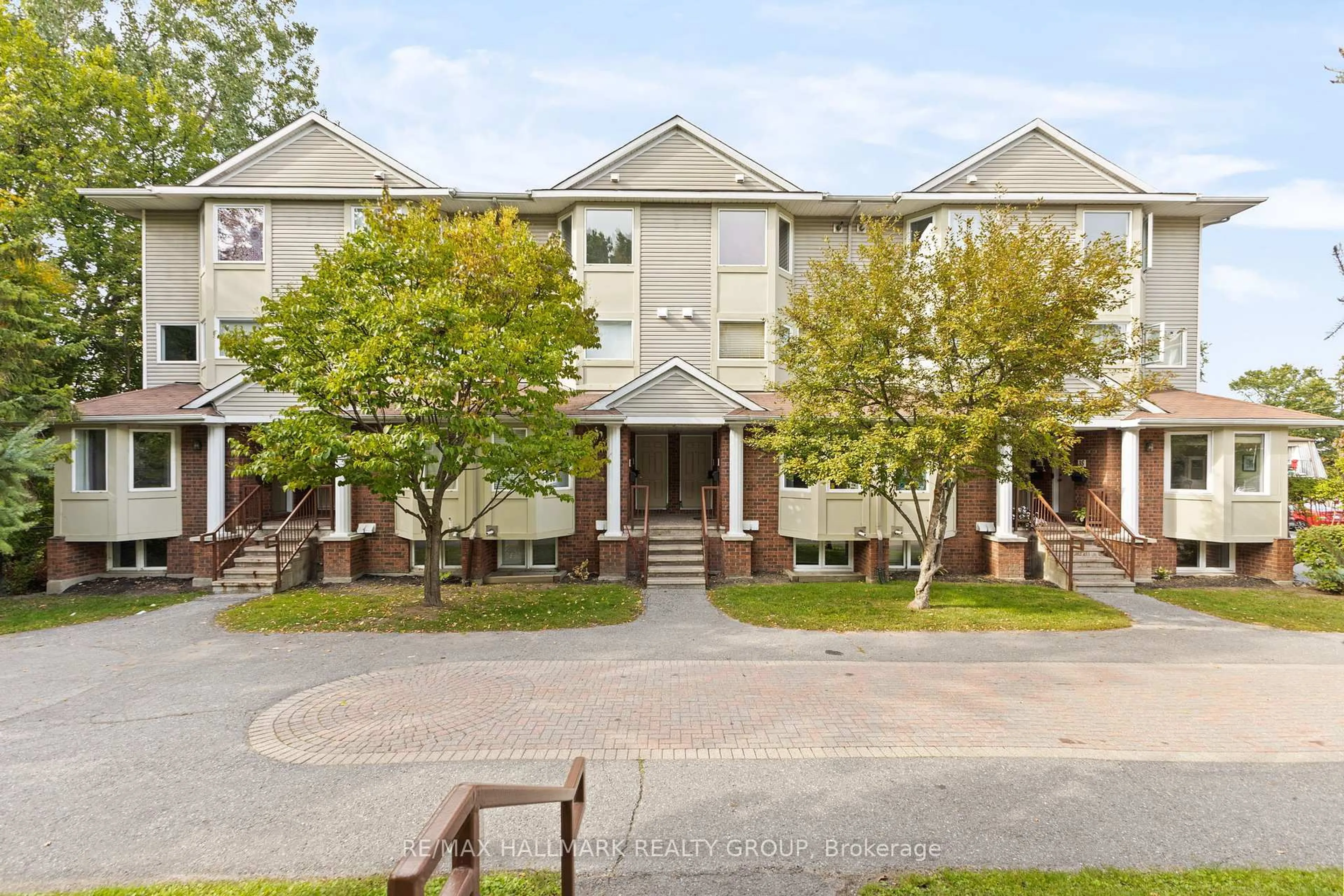 Patio, unknown for 1400 Wildberry Crt #35, Ottawa Ontario K1C 7K6