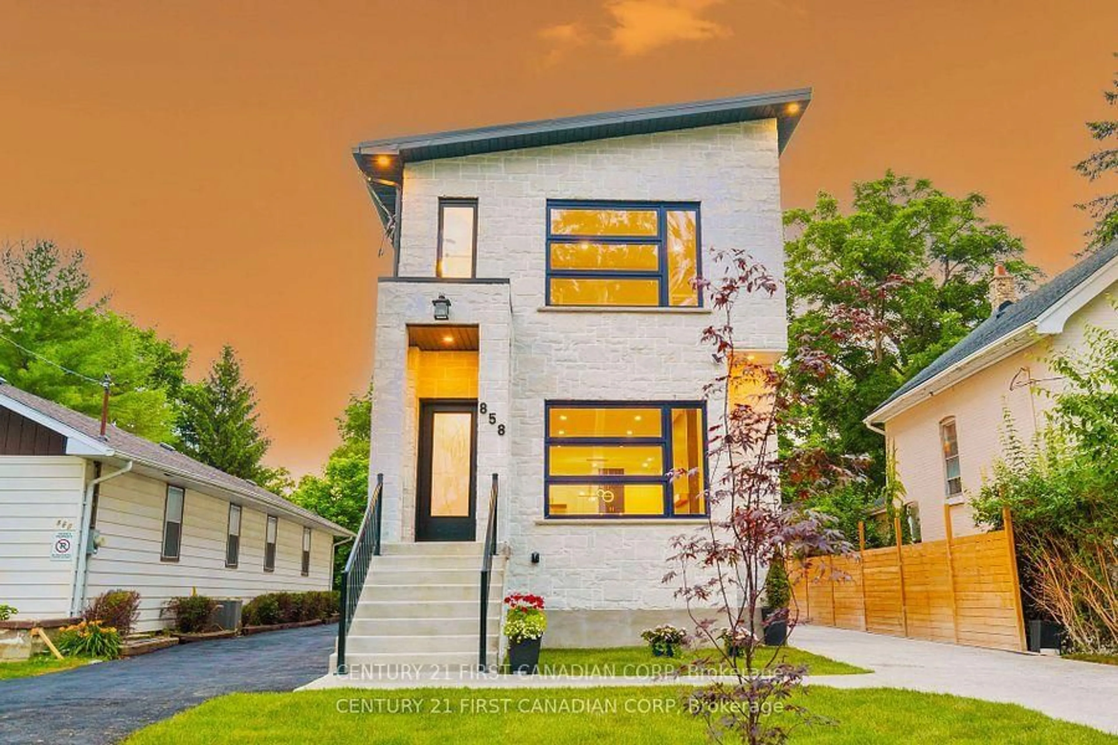 Home with brick exterior material, street for 858 WILLIAM St, London East Ontario N5Y 2S3