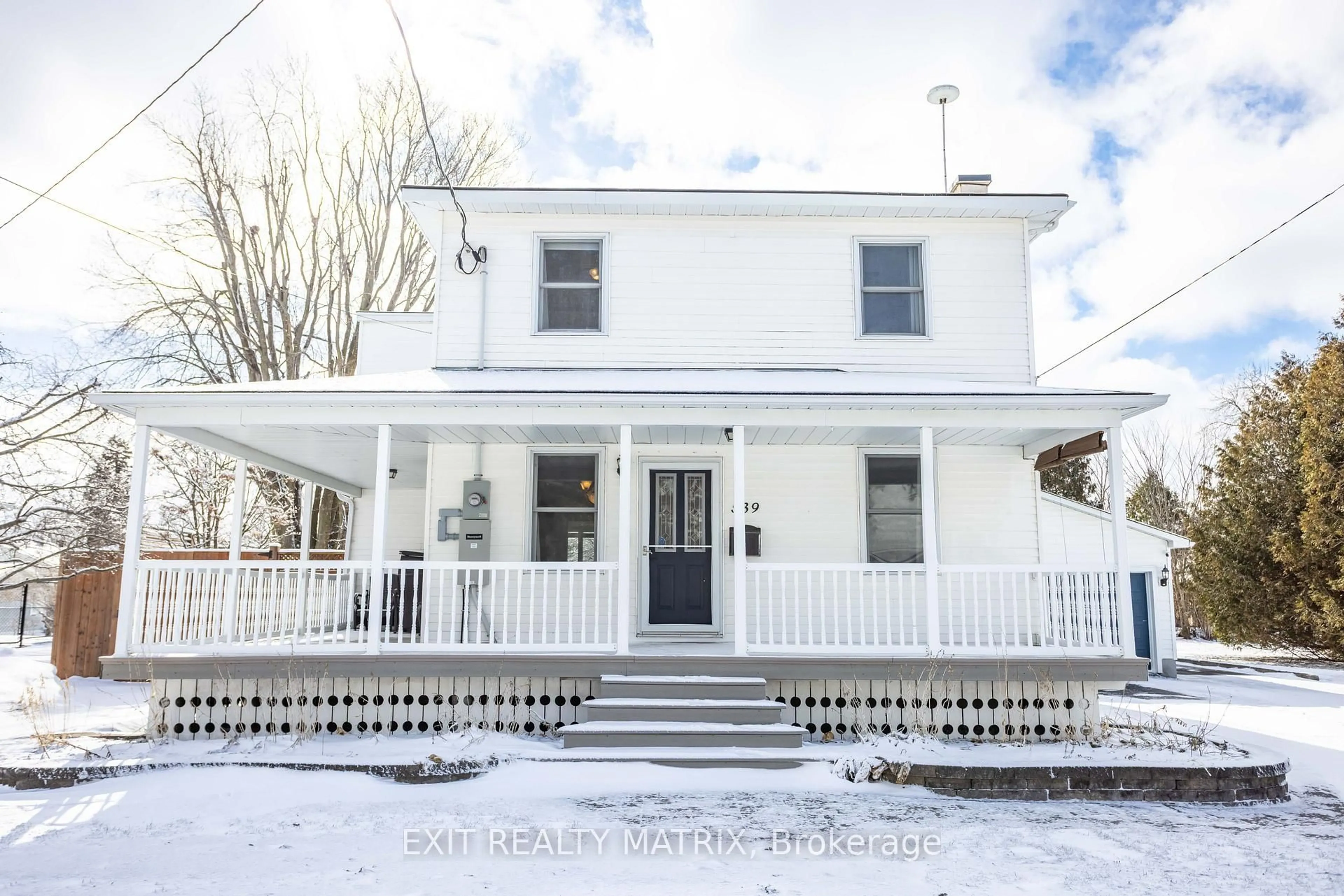 Home with vinyl exterior material, street for 539 Church St, North Dundas Ontario K0C 2K0