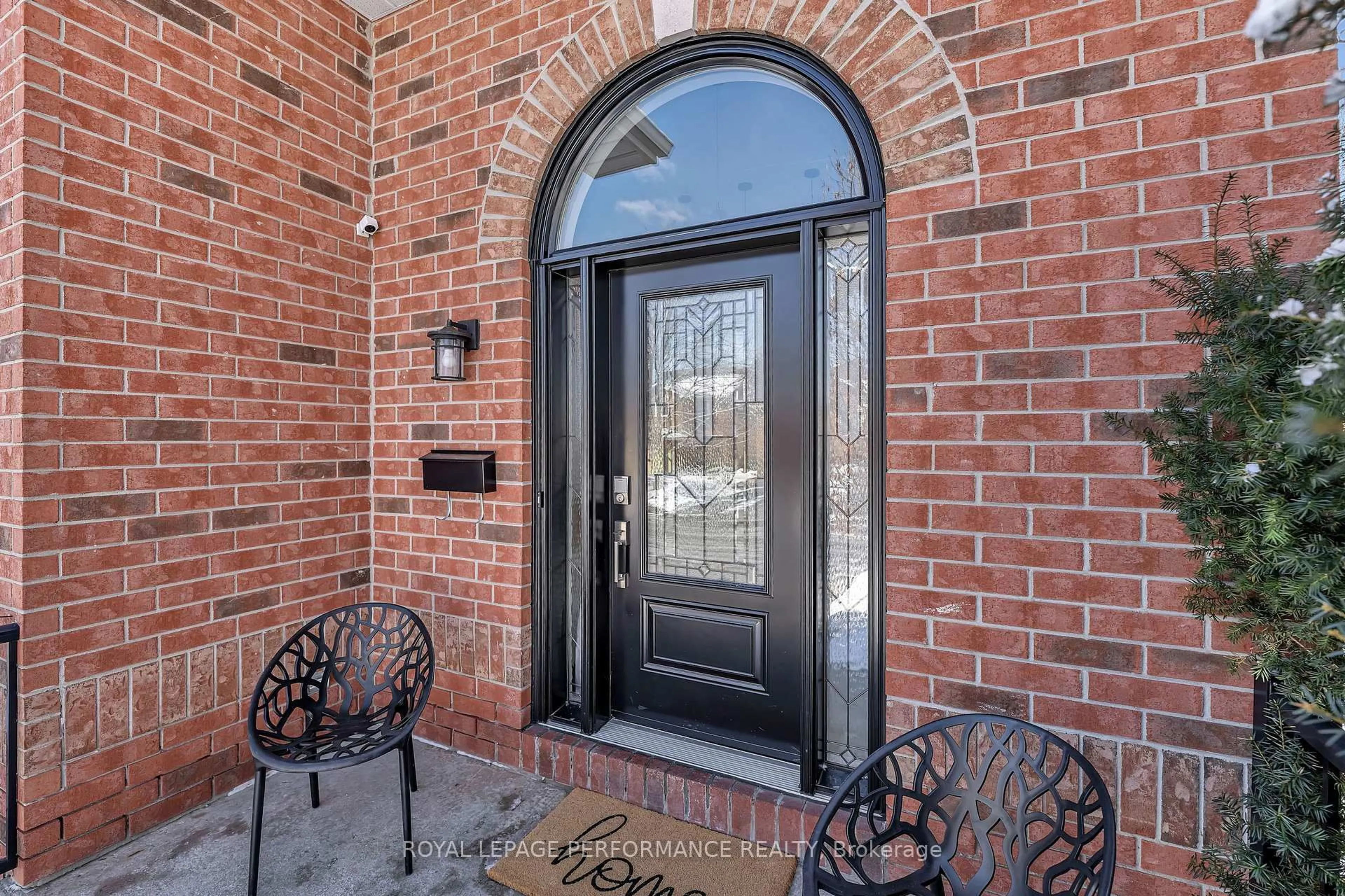 Indoor entryway for 16 Montana Way, Ottawa Ontario K2J 4M5