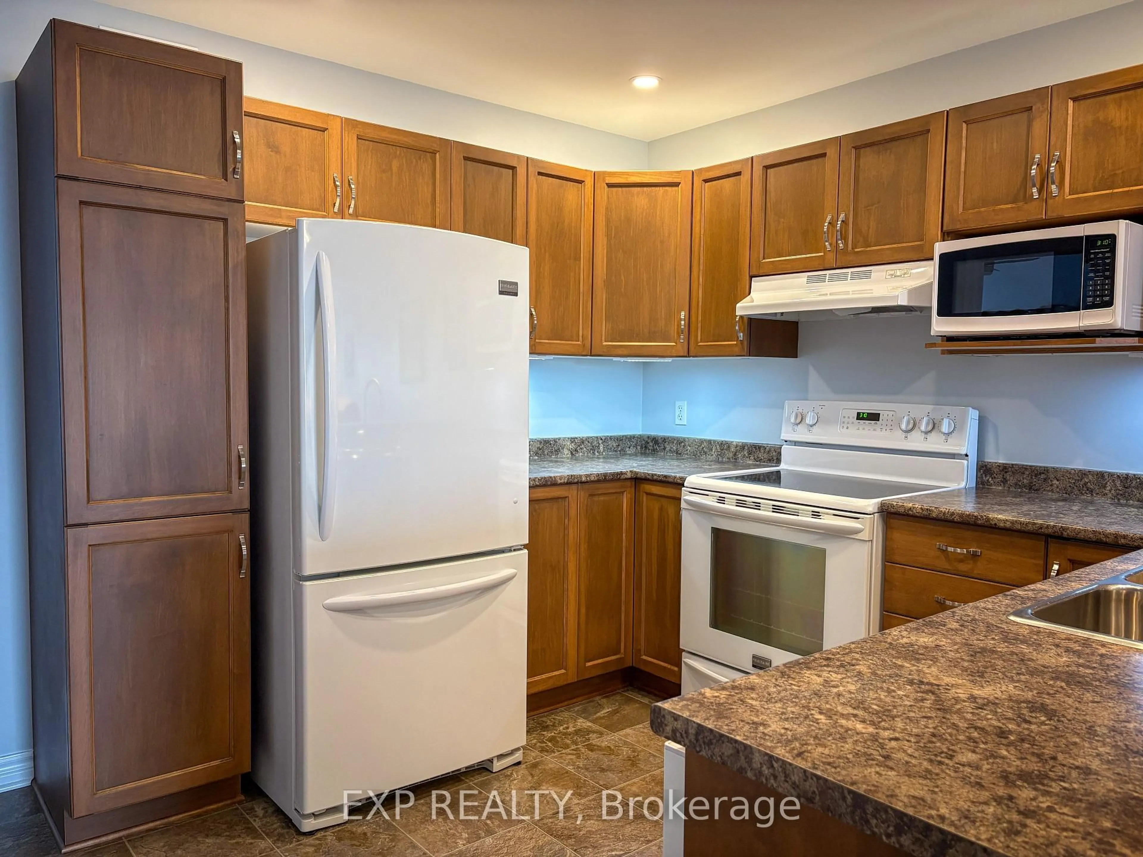 Standard kitchen, unknown for 182 Elk St, Renfrew Ontario K7V 1A0