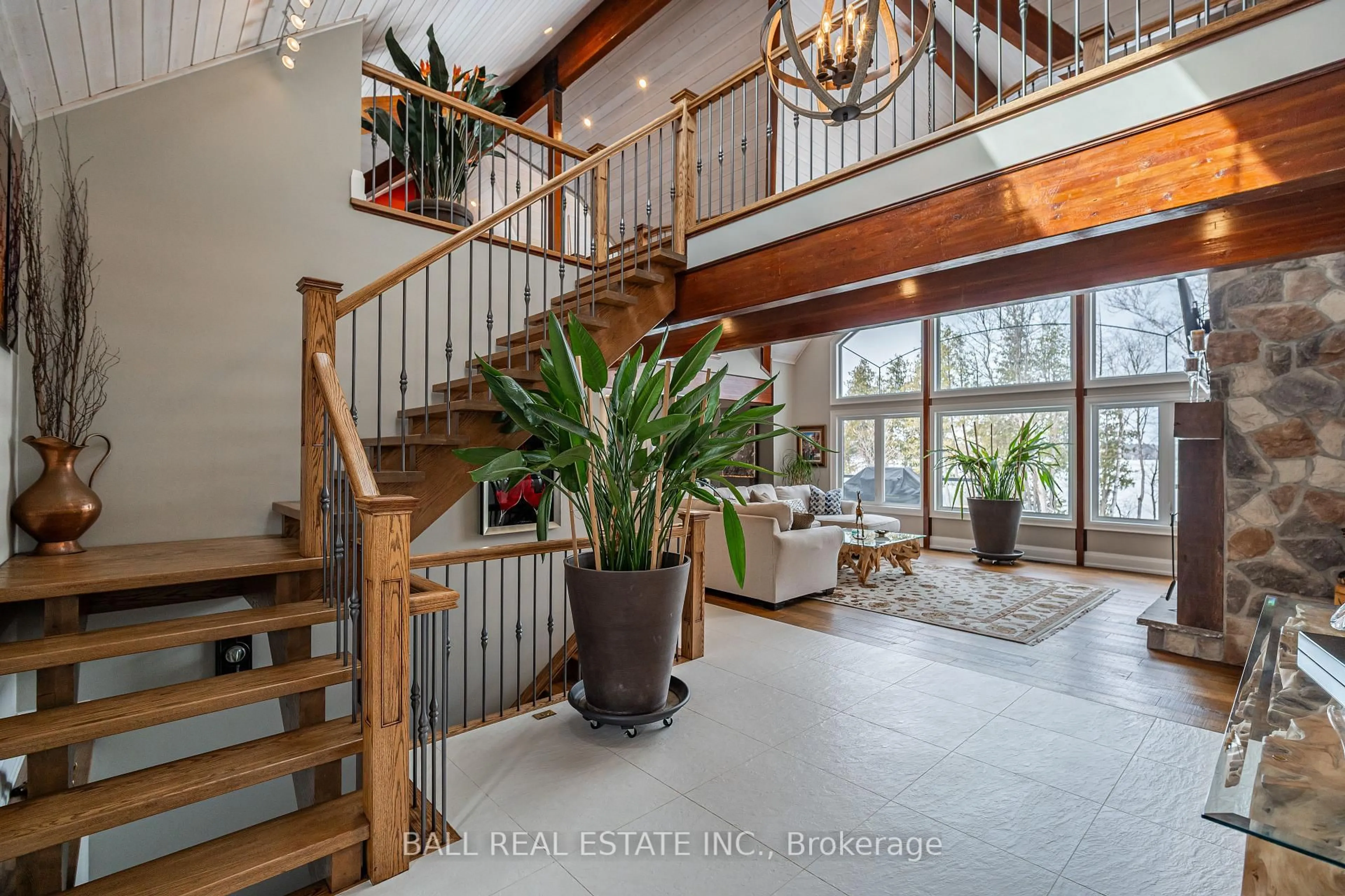 Indoor entryway for 1864 Willan Rd, Selwyn Ontario K0L 2H0