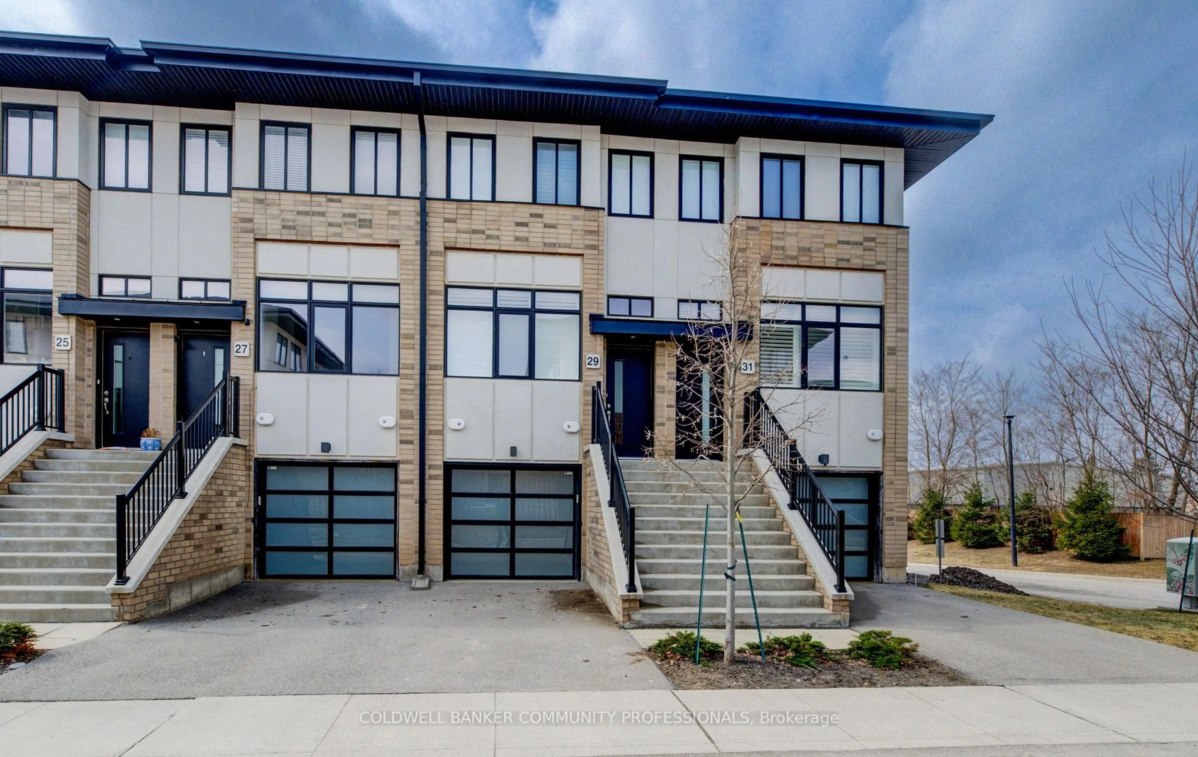 Home with brick exterior material, street for 29 Wilings Lane, Hamilton Ontario L9G 0H3