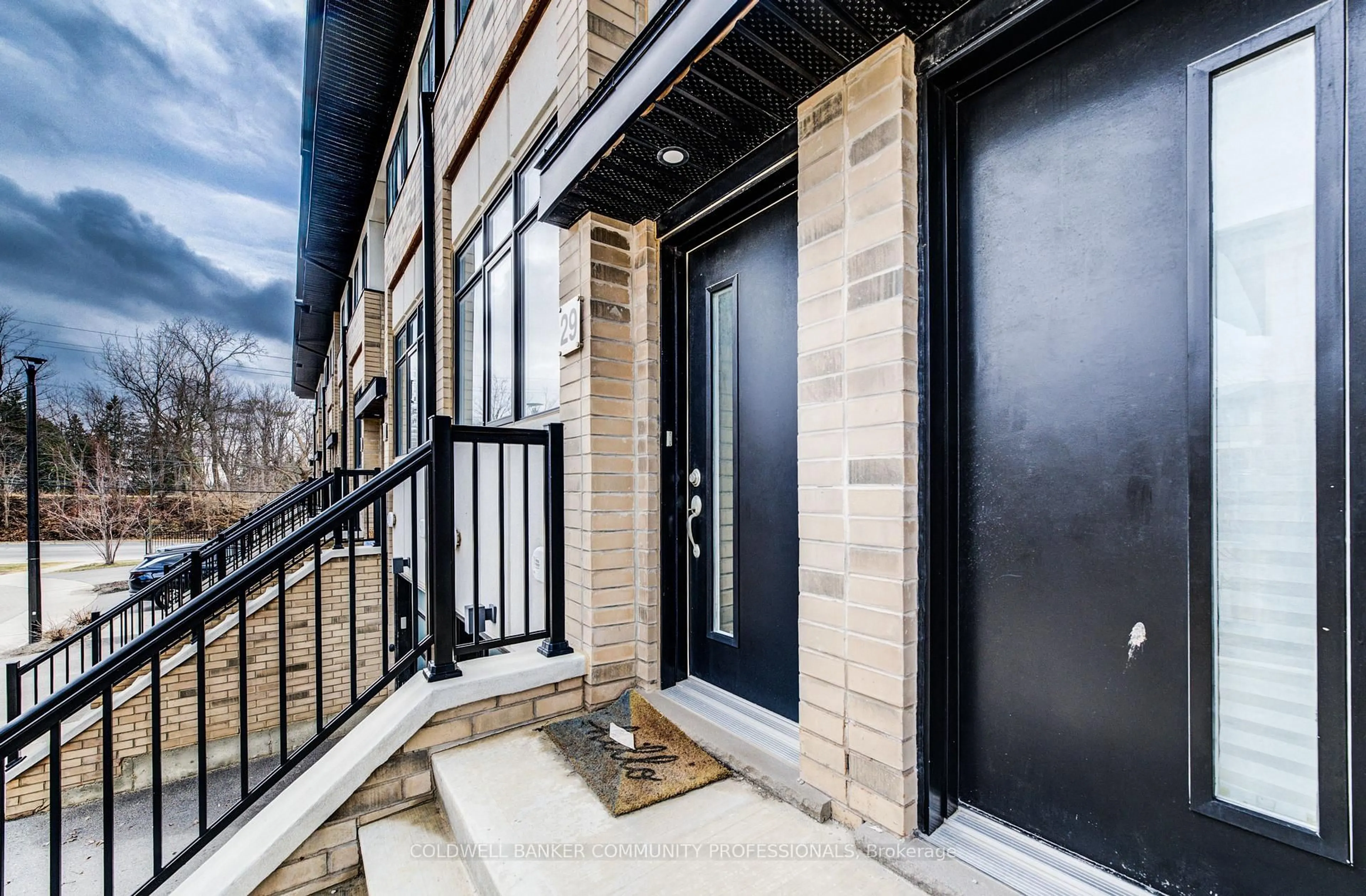 Unknown for 29 Wilings Lane, Hamilton Ontario L9G 0H3