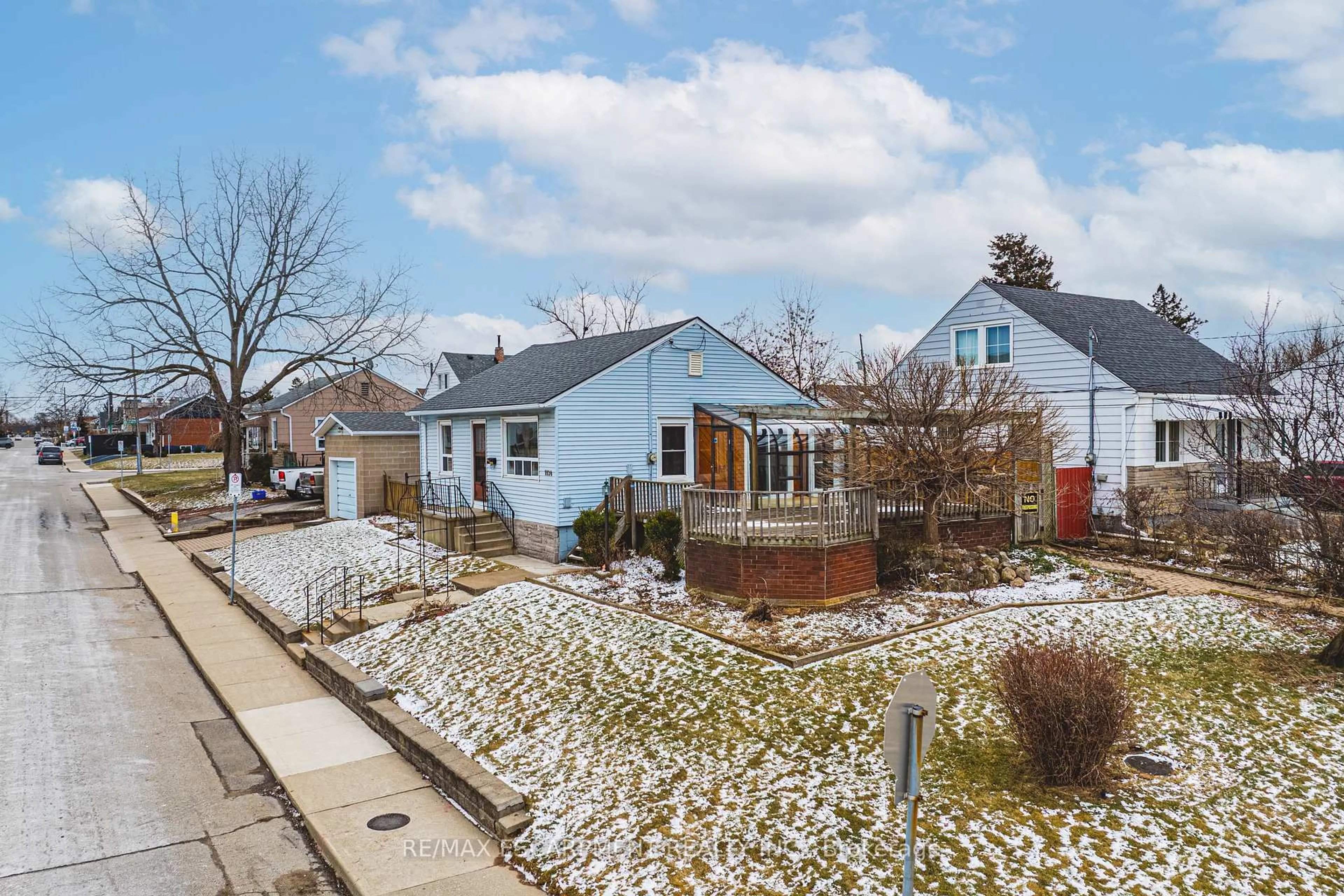 A pic from outside/outdoor area/front of a property/back of a property/a pic from drone, street for 1124 Dunsmure Rd, Hamilton Ontario L8H 1K5