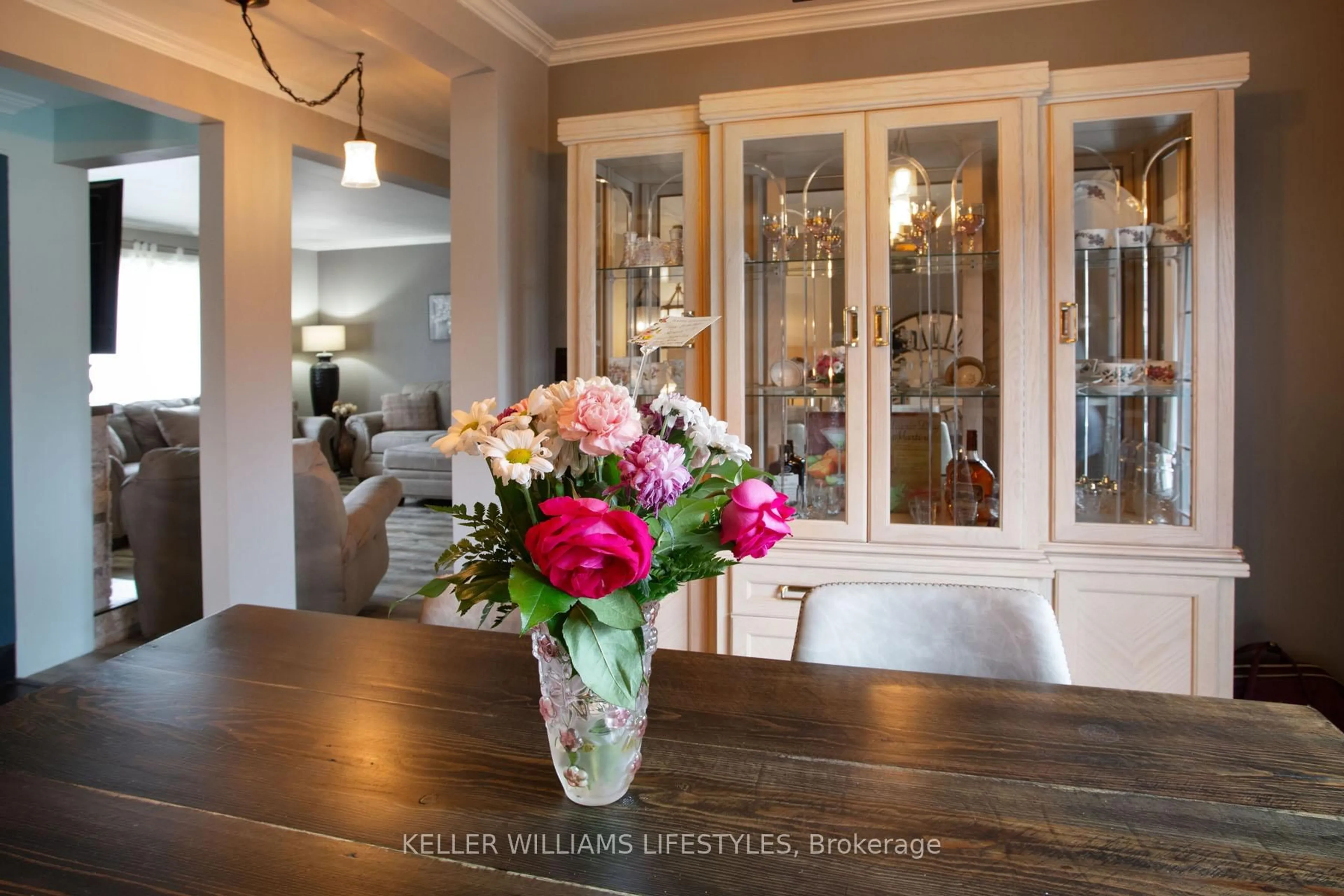 Dining room, wood/laminate floor for 22 Charles St, Thames Centre Ontario N0L 1G2