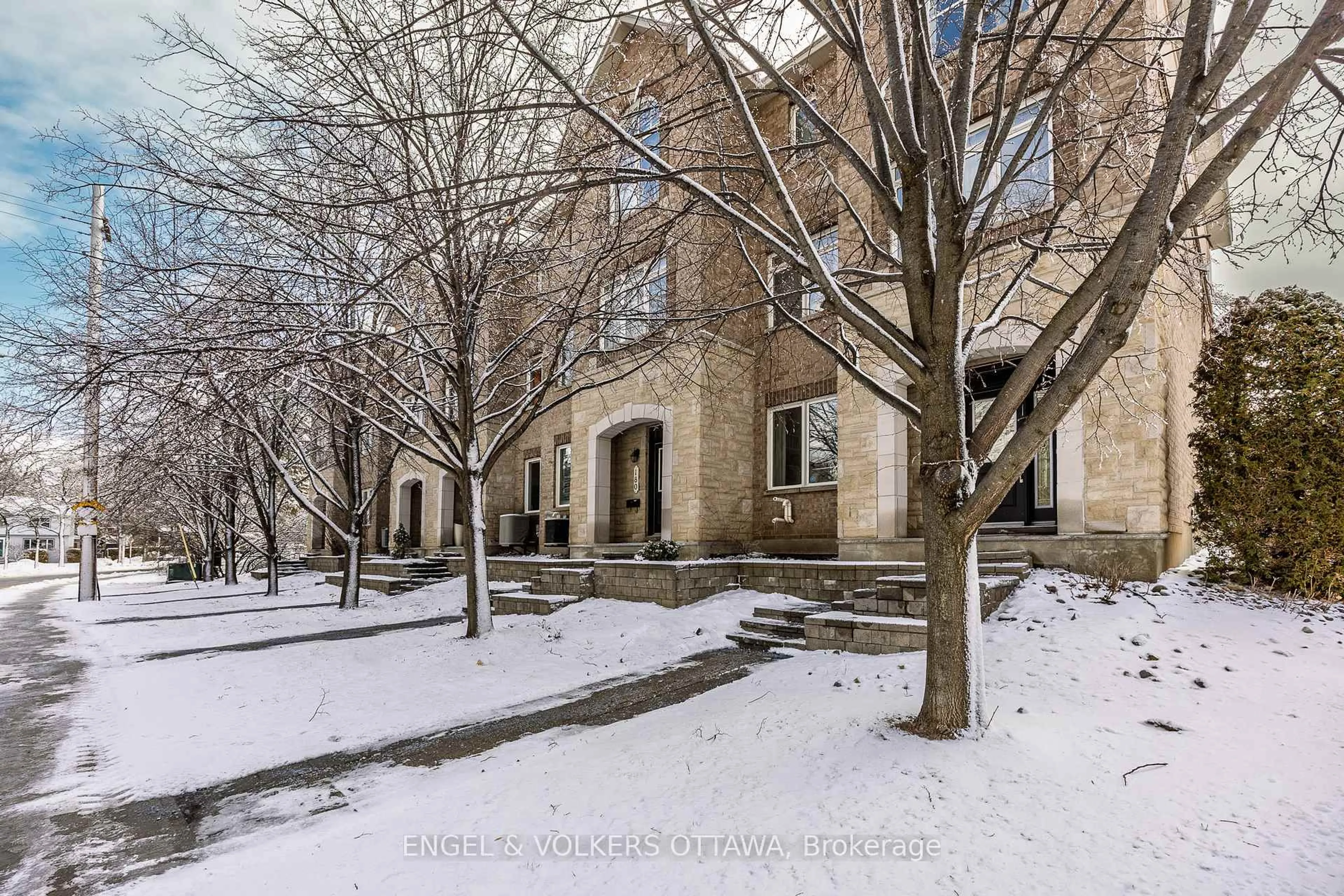 Unknown for 180 Lanark Ave, Ottawa Ontario K1Z 1E5