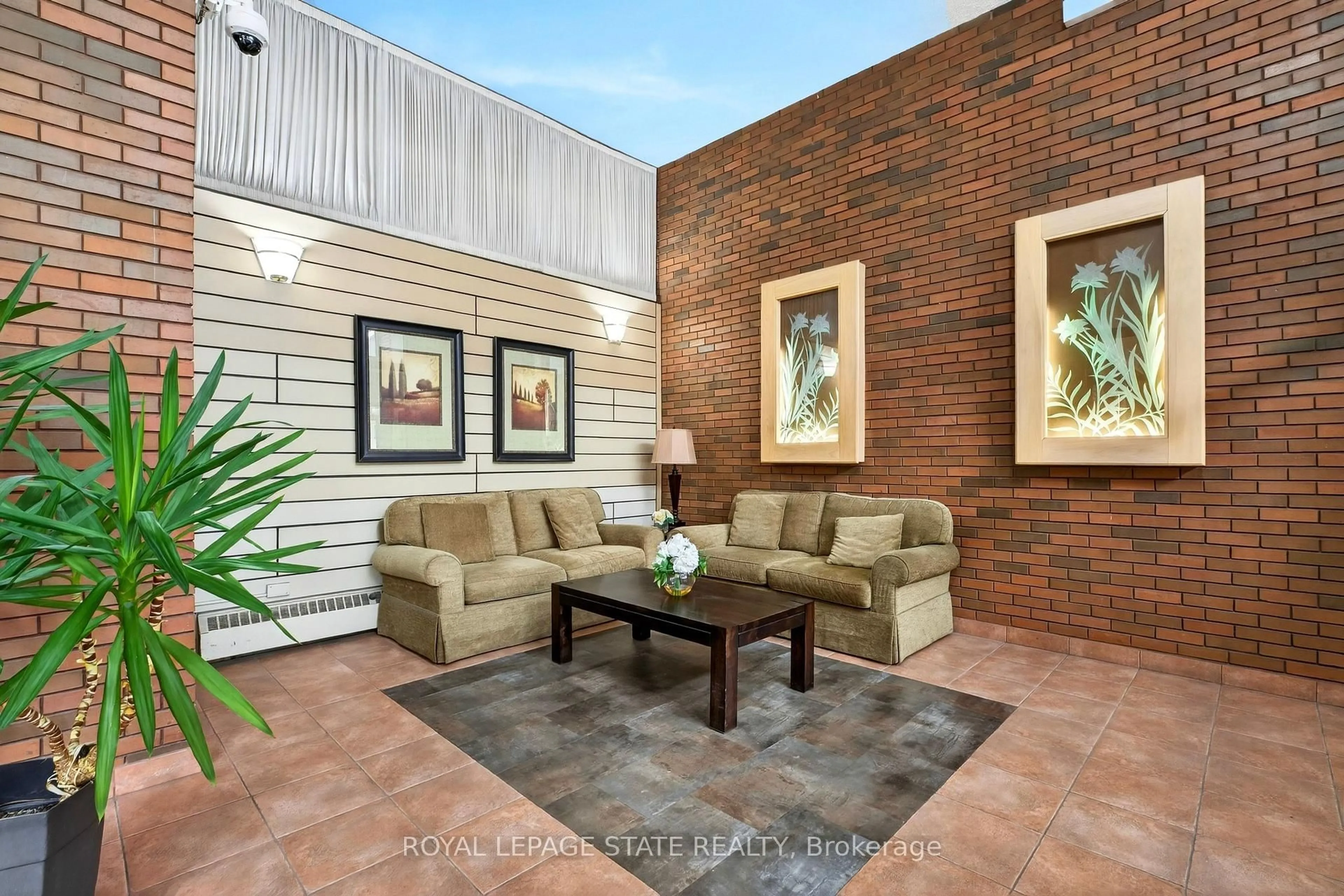 Unknown for 222 Jackson St #1003, Hamilton Ontario L8P 4S5