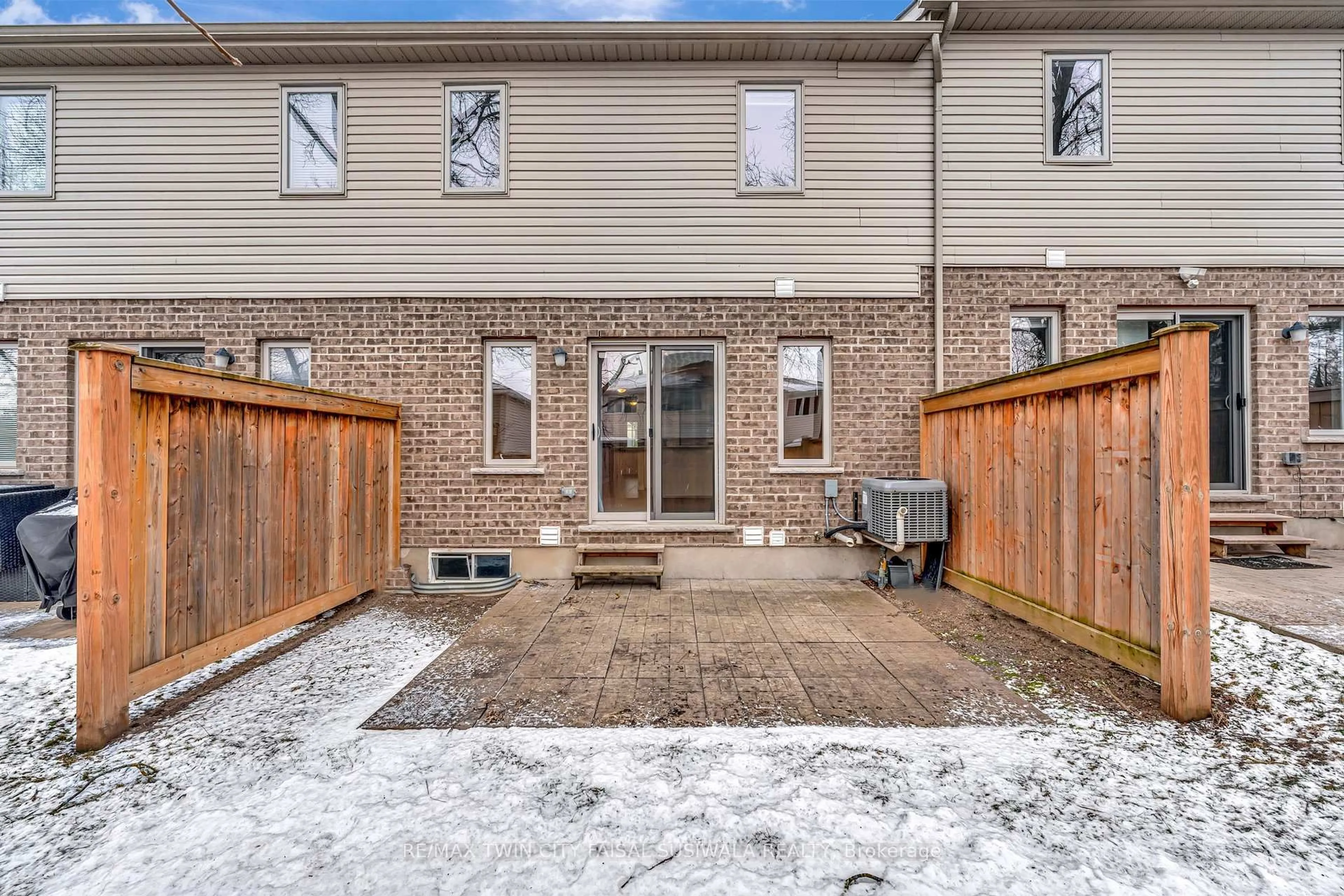 Patio, street for 50 Pinnacle Dr #57, Kitchener Ontario N2P 0H8