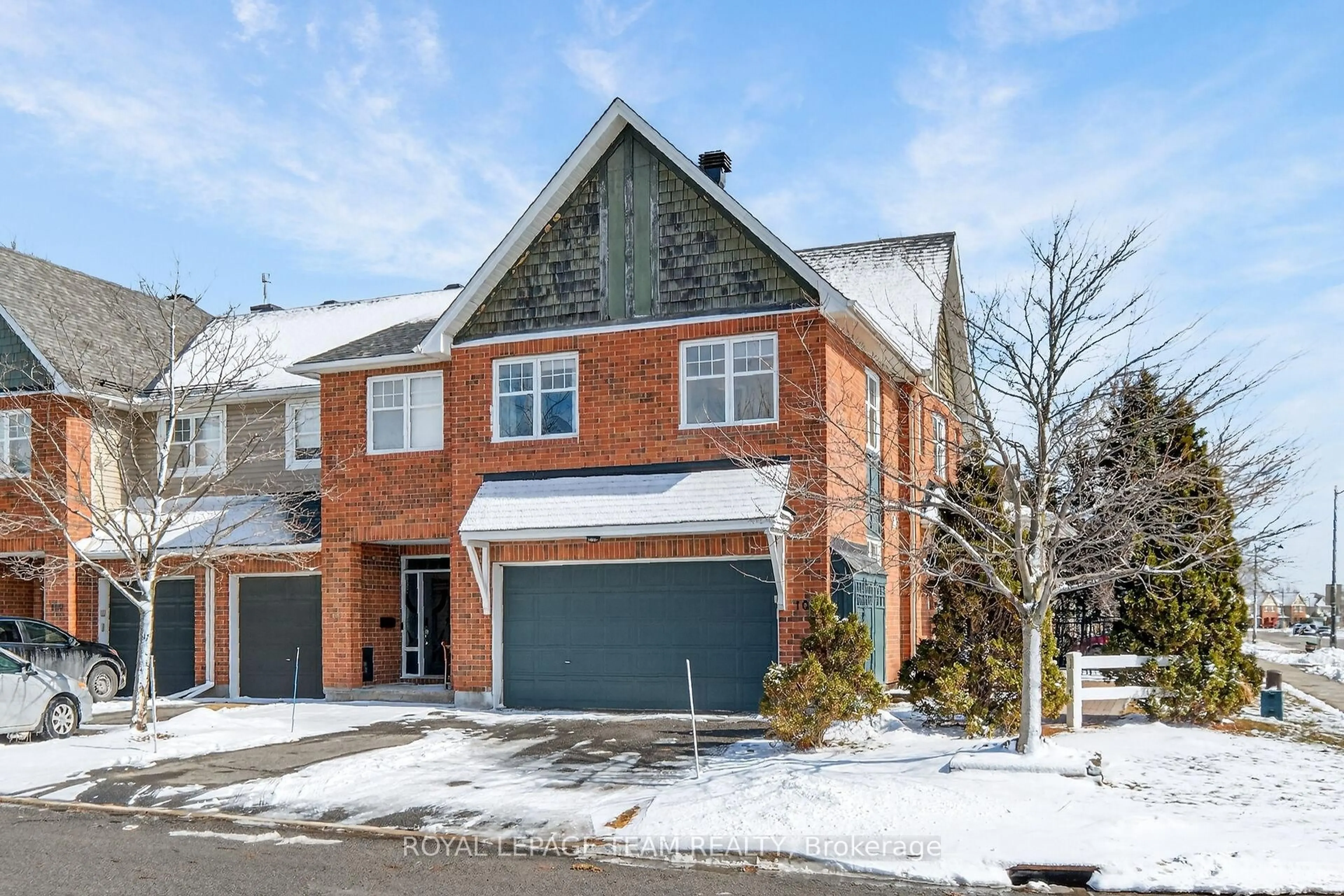 A pic from outside/outdoor area/front of a property/back of a property/a pic from drone, street for 100 Shepody Circ, Ottawa Ontario K1T 4H9