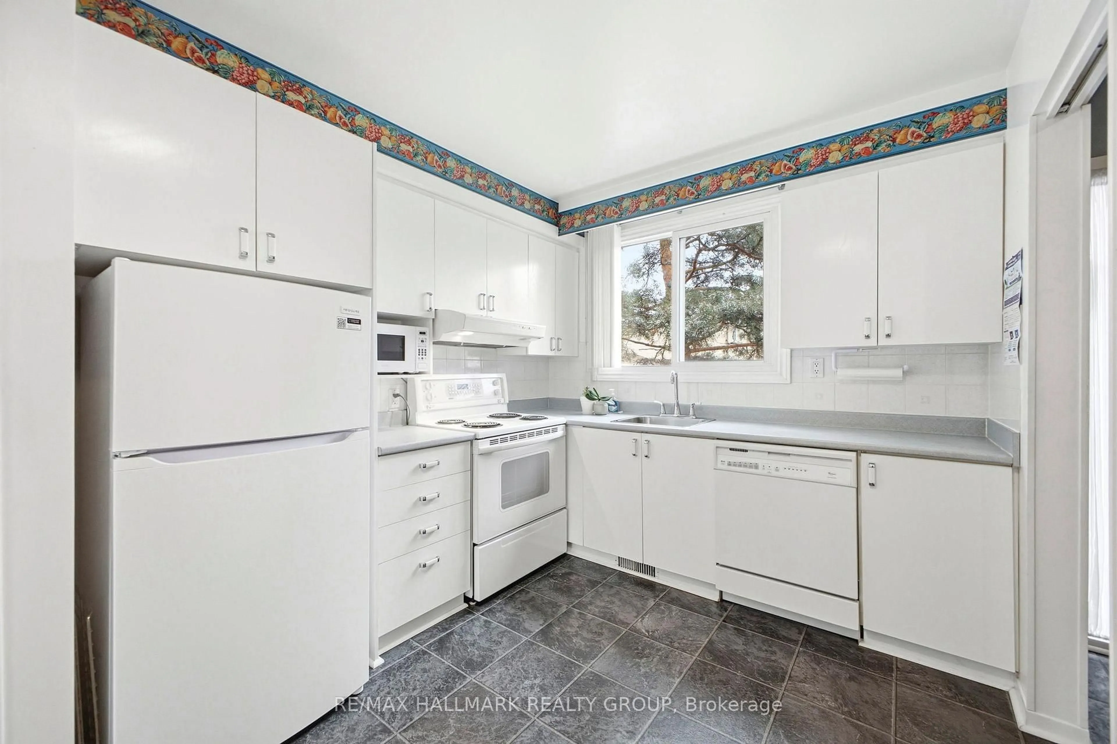 Unknown for 1389 Palmerston Dr #111, Ottawa Ontario K1J 8N9