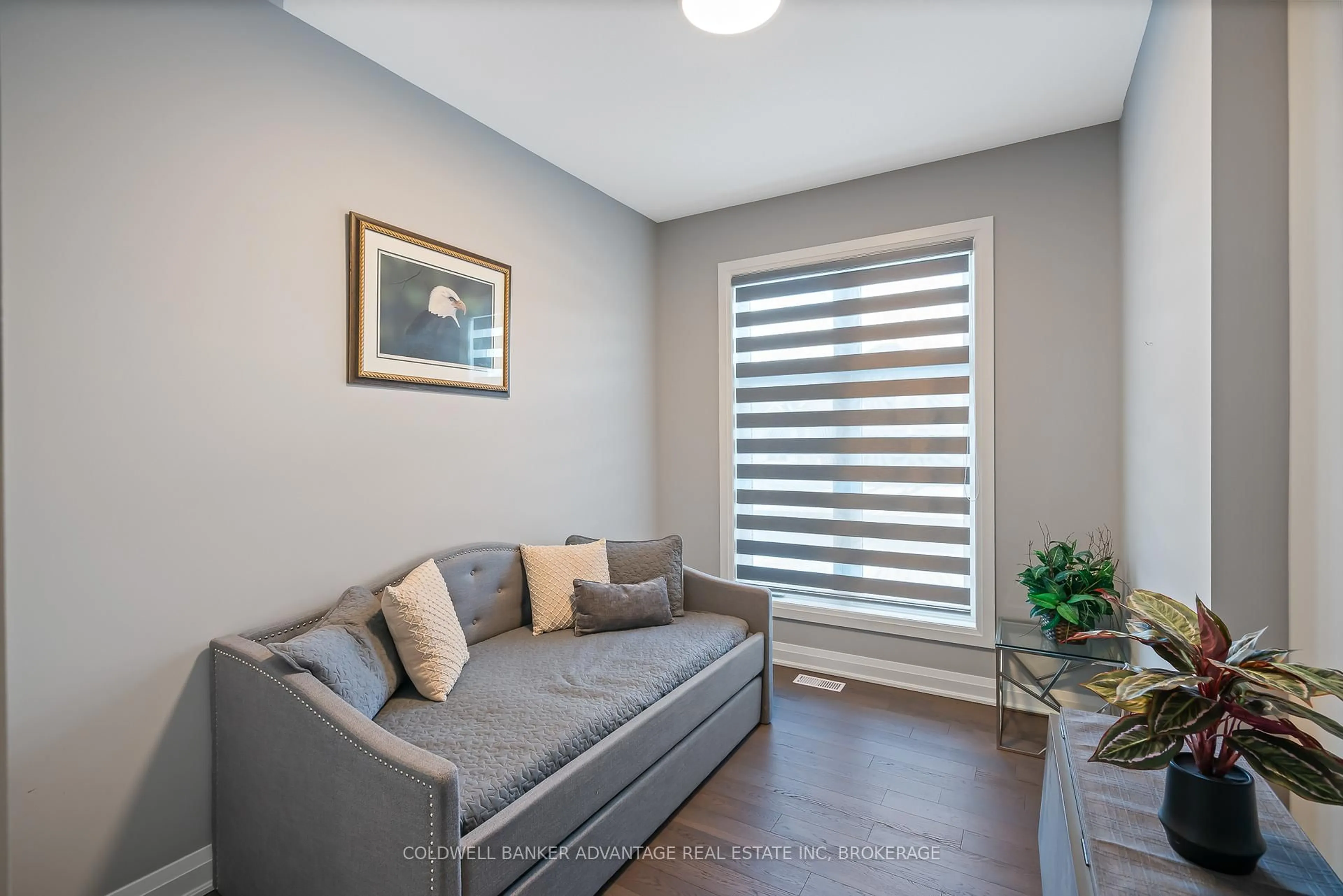 Living room with furniture, unknown for 40 Carrick Tr, Welland Ontario L3C 0E7