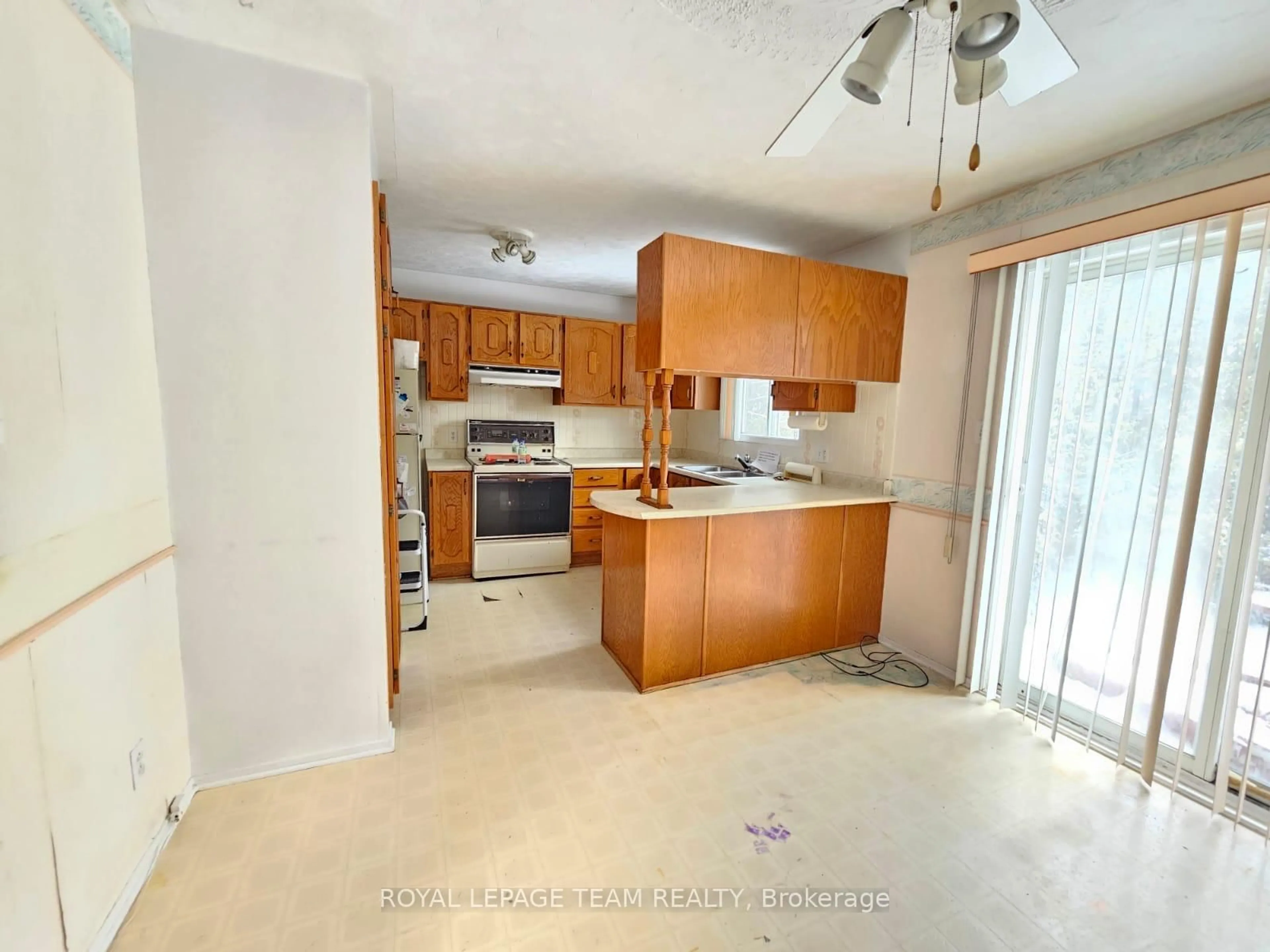 Standard kitchen, unknown for 1120 Saint-Jacques St, Clarence-Rockland Ontario K4K 1B4