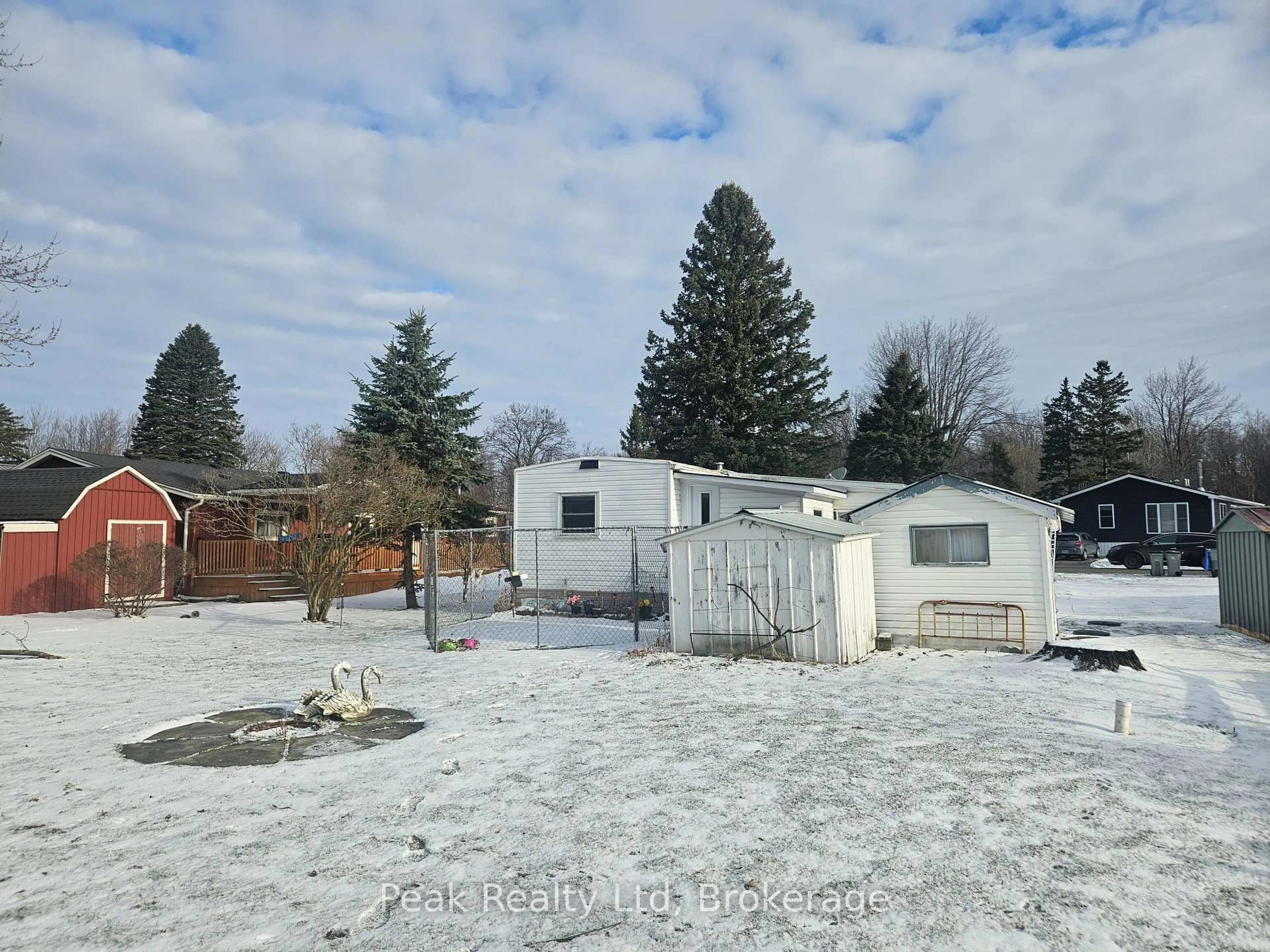 A pic from outside/outdoor area/front of a property/back of a property/a pic from drone, street for 172 Birch St, Perth East Ontario N5A 6S6