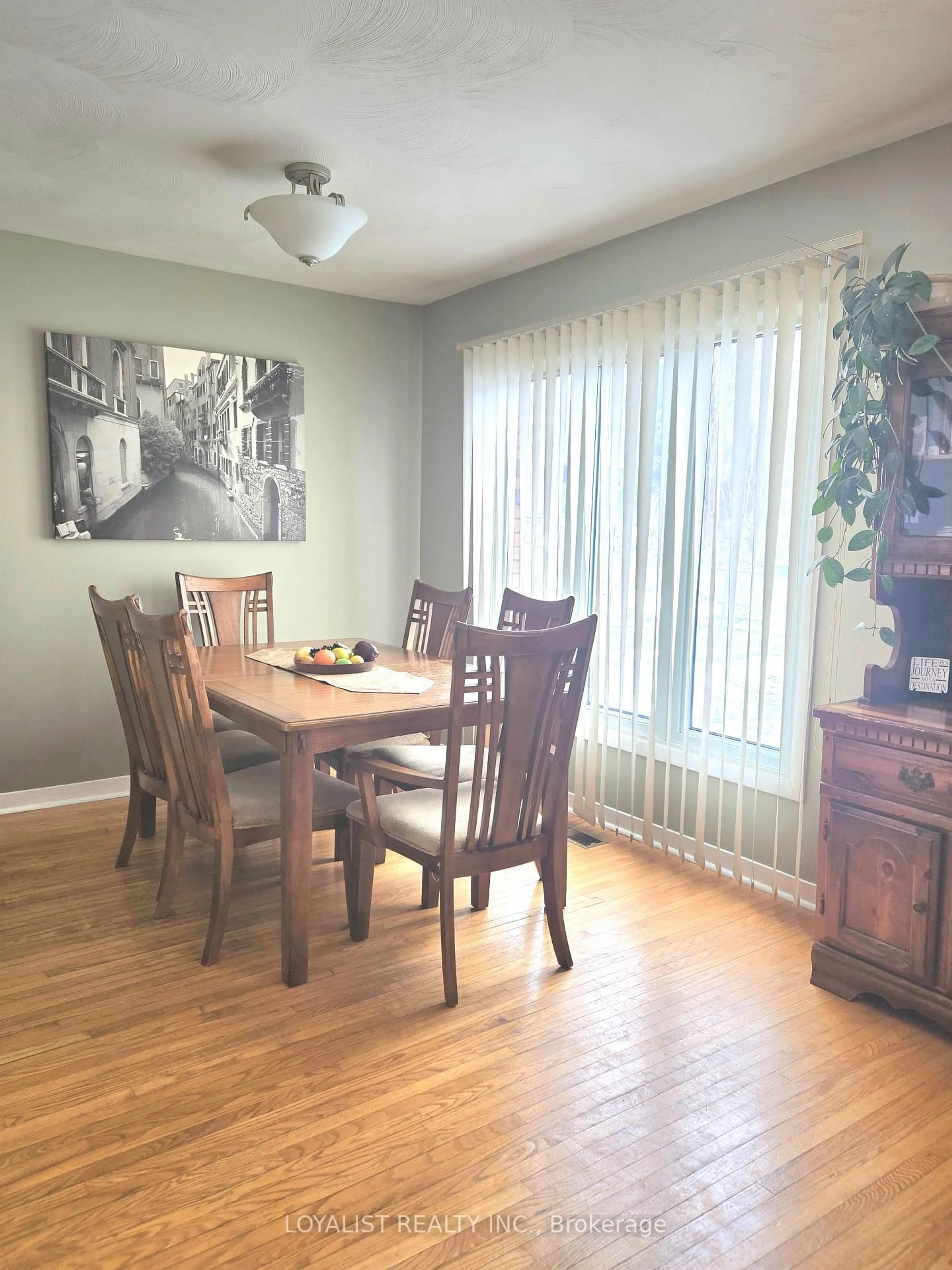 Dining room, wood/laminate floor for 80 Lemoine St, Belleville Ontario K8P 4G9
