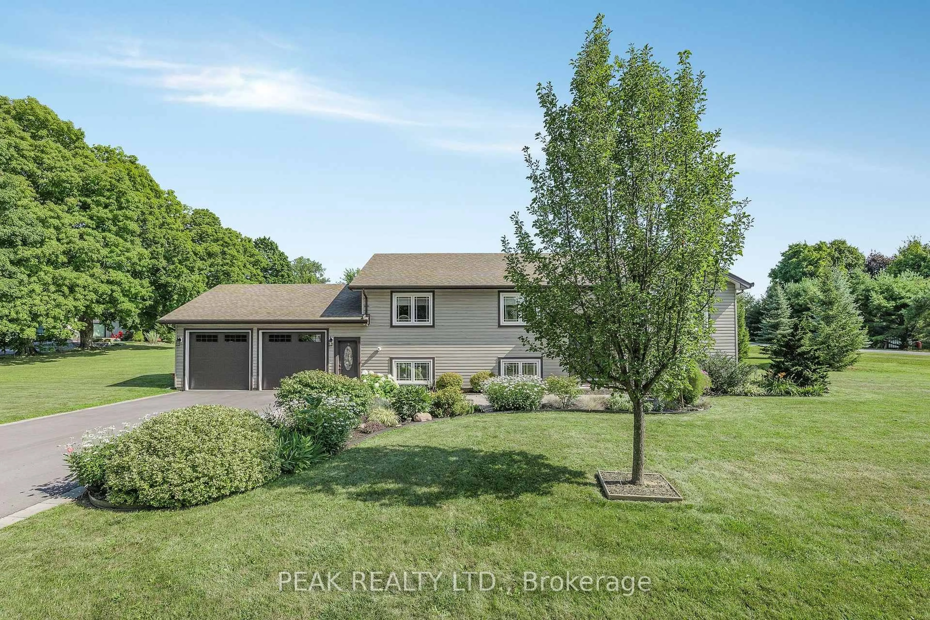 A pic from outside/outdoor area/front of a property/back of a property/a pic from drone, water/lake/river/ocean view for 116 Prinyers Cove Cres, Prince Edward County Ontario K0K 2T0