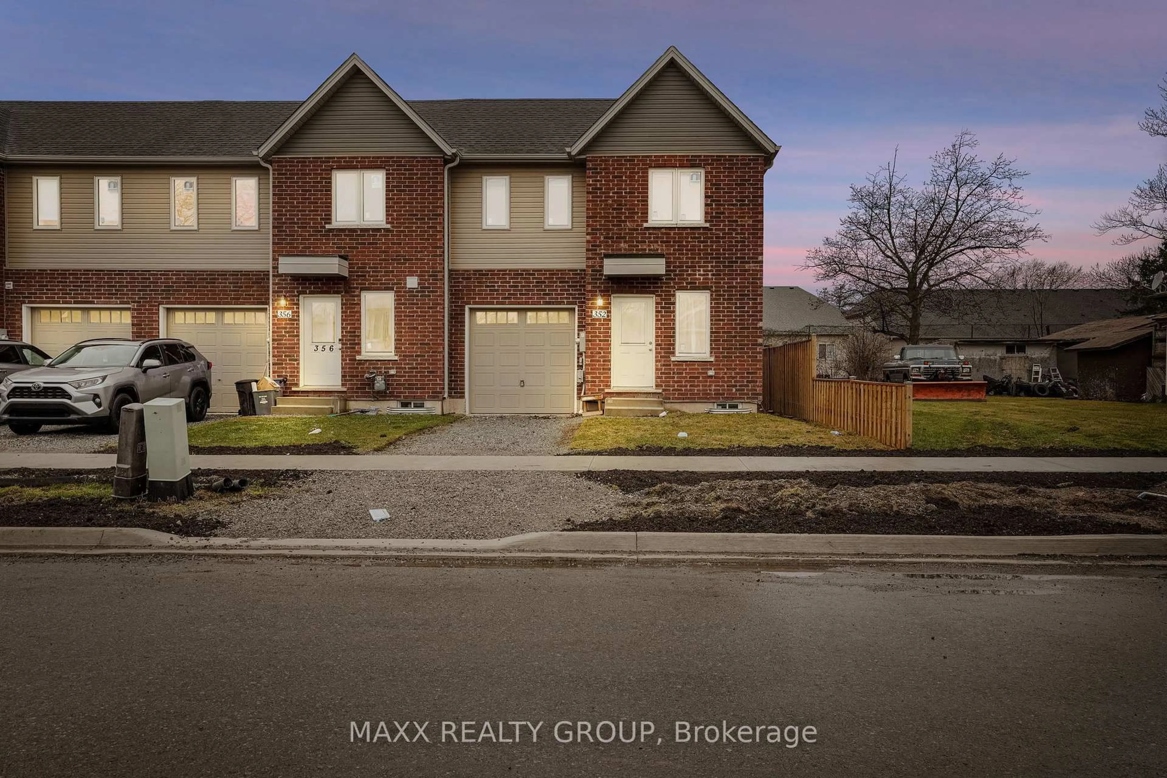 Unknown for 352 Alberta St, Welland Ontario L3B 0K5