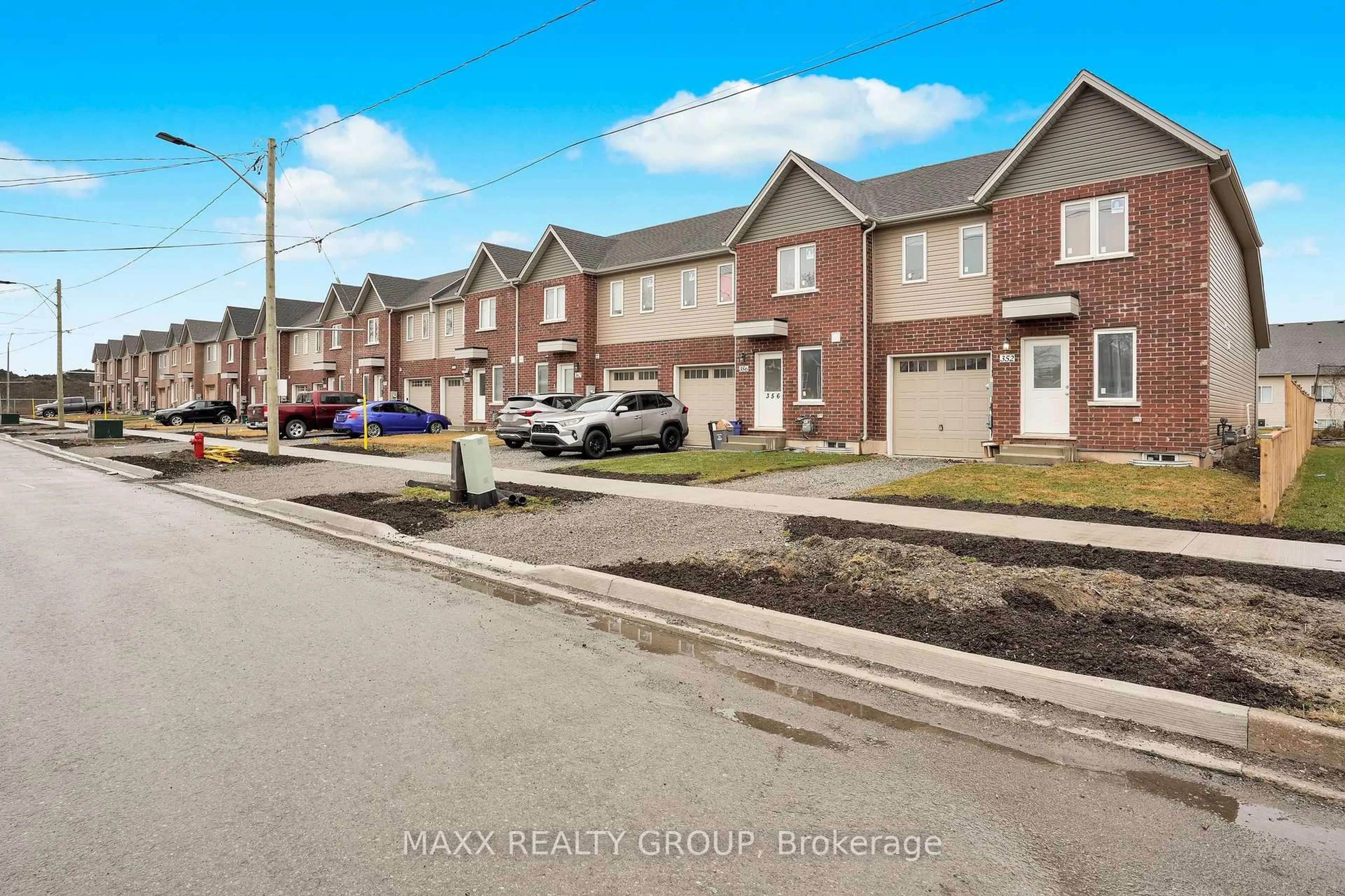 Unknown for 352 Alberta St, Welland Ontario L3B 0K5