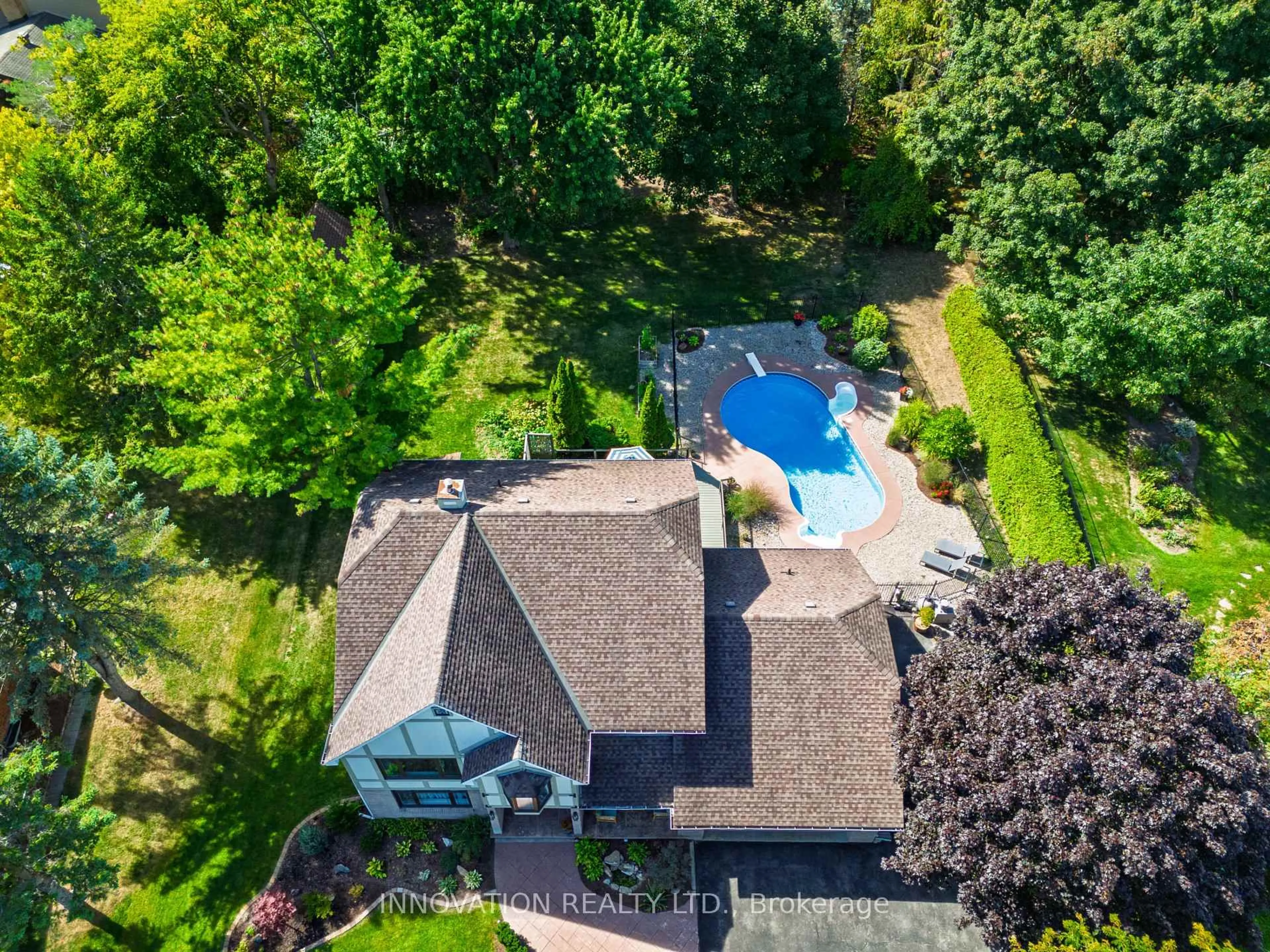 A pic from outside/outdoor area/front of a property/back of a property/a pic from drone, unknown for 5558 South Island Park Dr, Ottawa Ontario K4M 1J2