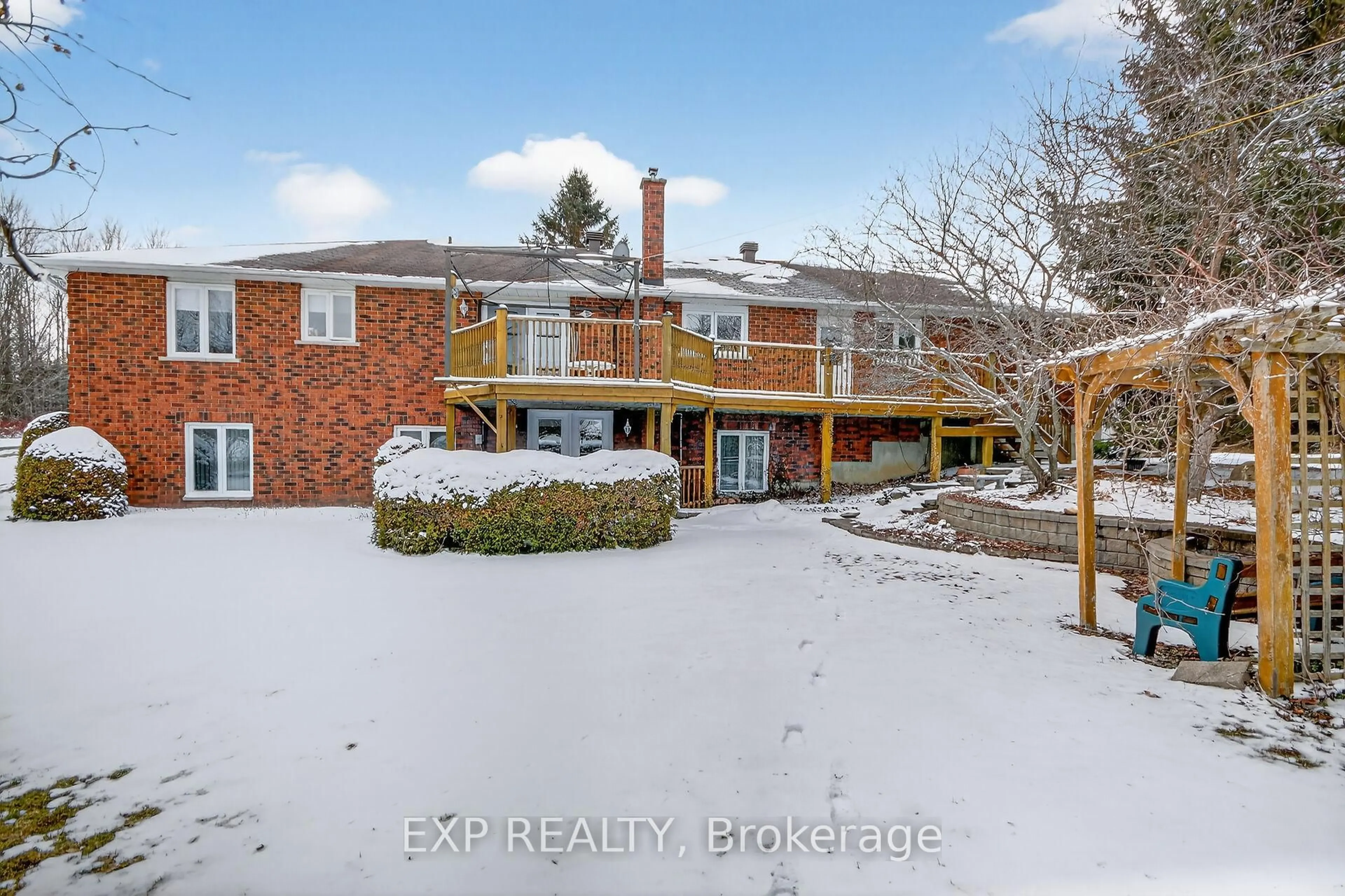 A pic from outside/outdoor area/front of a property/back of a property/a pic from drone, unknown for 2673 Yorks Corners Rd, Metcalfe Ontario K0A 2P0