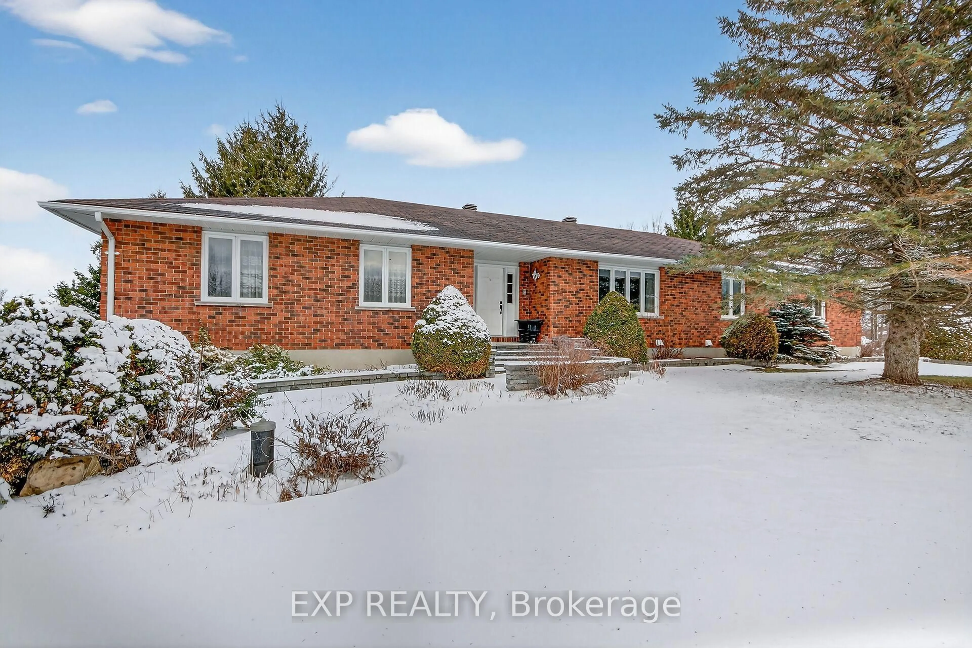 A pic from outside/outdoor area/front of a property/back of a property/a pic from drone, unknown for 2673 Yorks Corners Rd, Metcalfe Ontario K0A 2P0