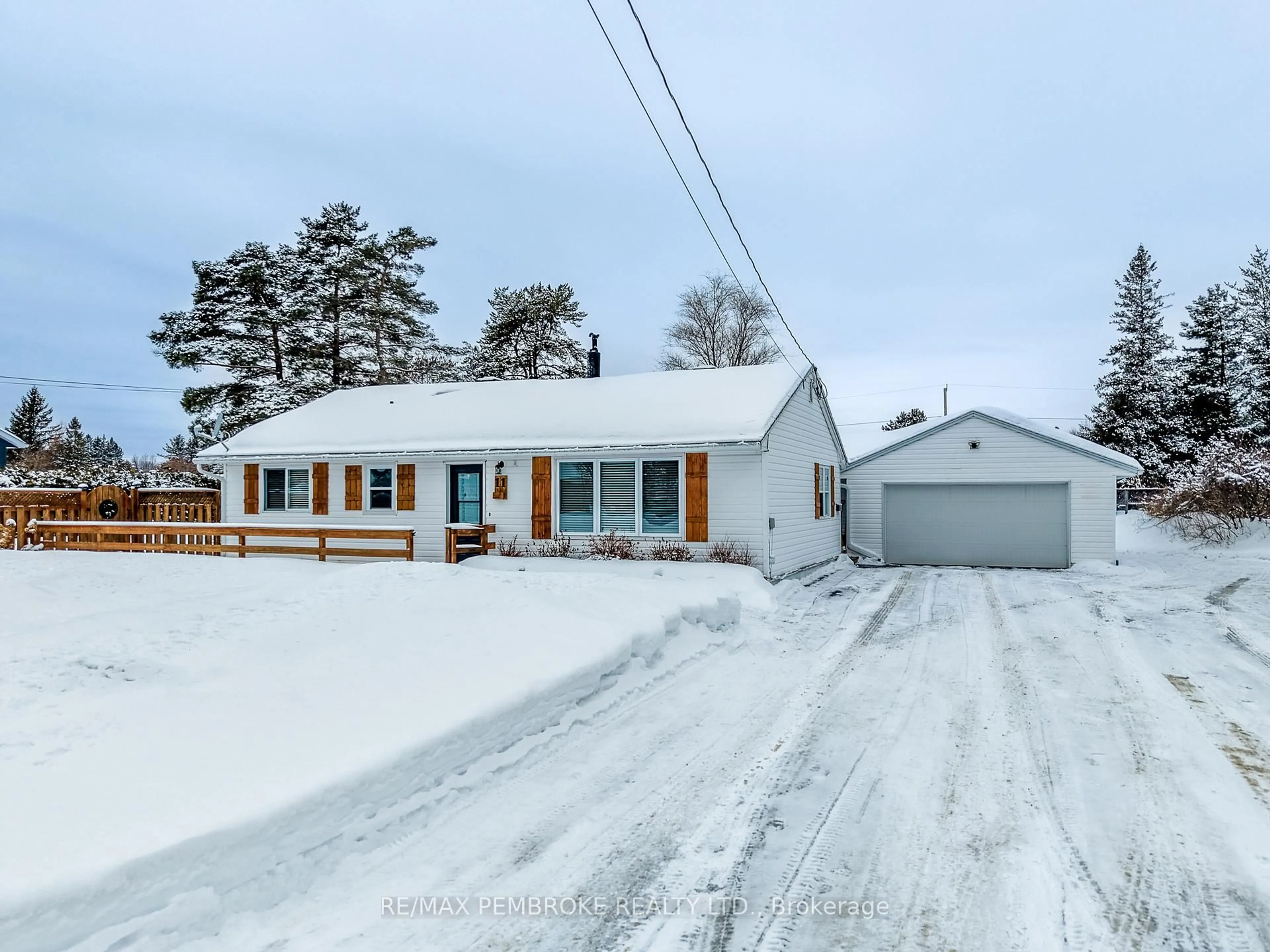 A pic from outside/outdoor area/front of a property/back of a property/a pic from drone, street for 11 Michael Cres, Petawawa Ontario K8H 2L5