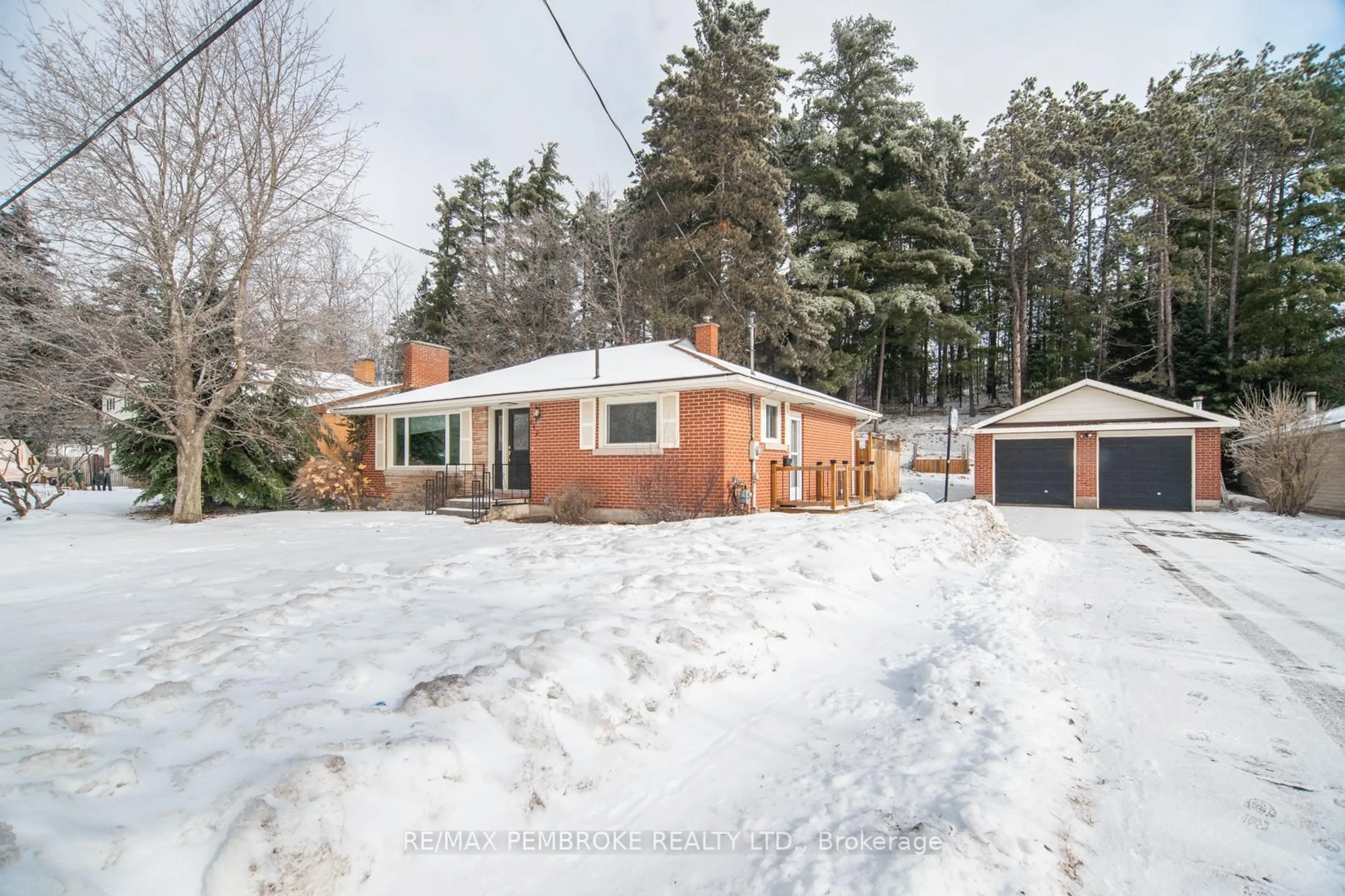 Unknown for 642 Birch St, Pembroke Ontario K8A 7K6
