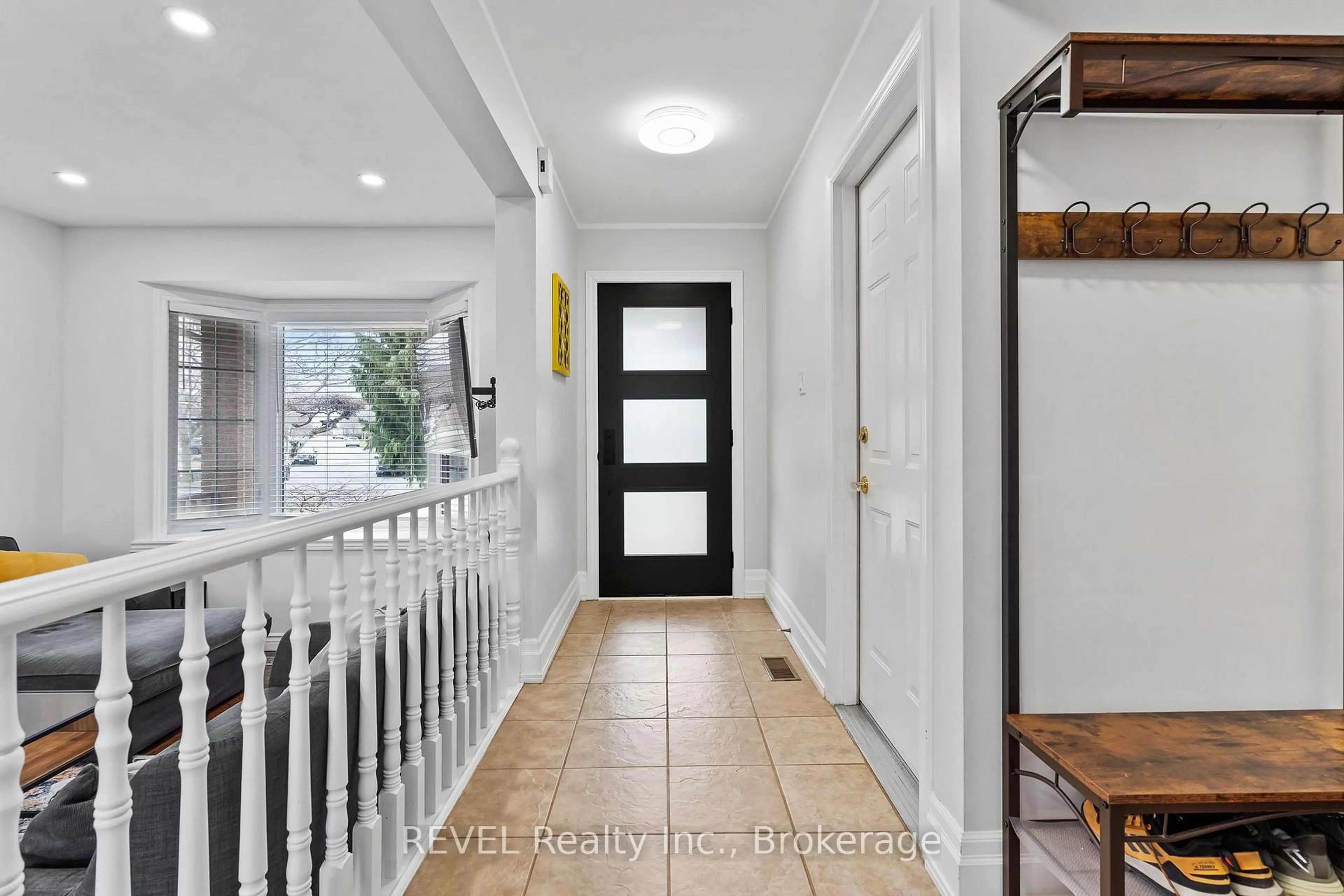 Unknown for 57 Tomahawk Dr, Grimsby Ontario L3M 5G5