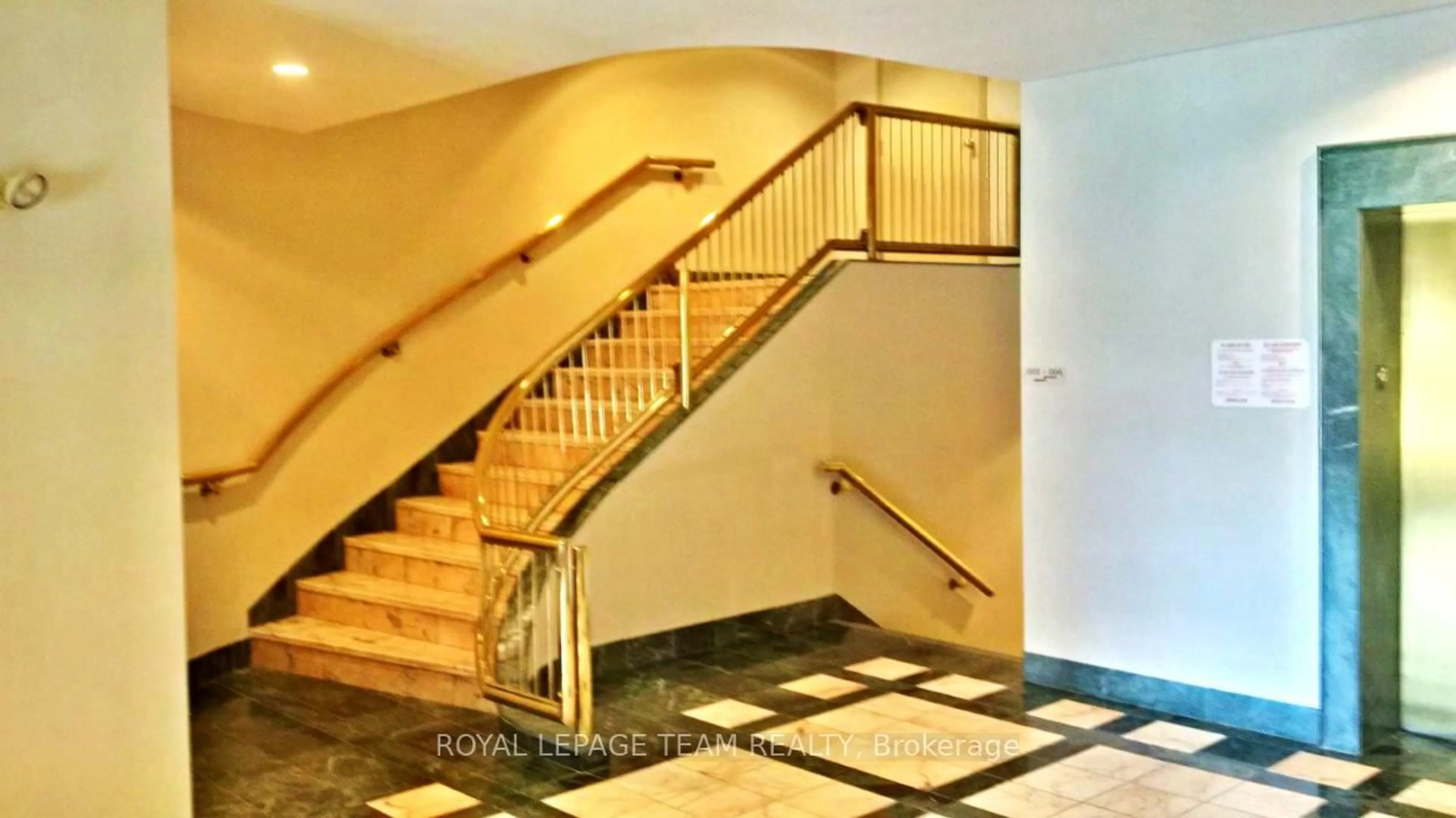 Indoor foyer for 35 Murray St #317, Ottawa Ontario K1N 9M5