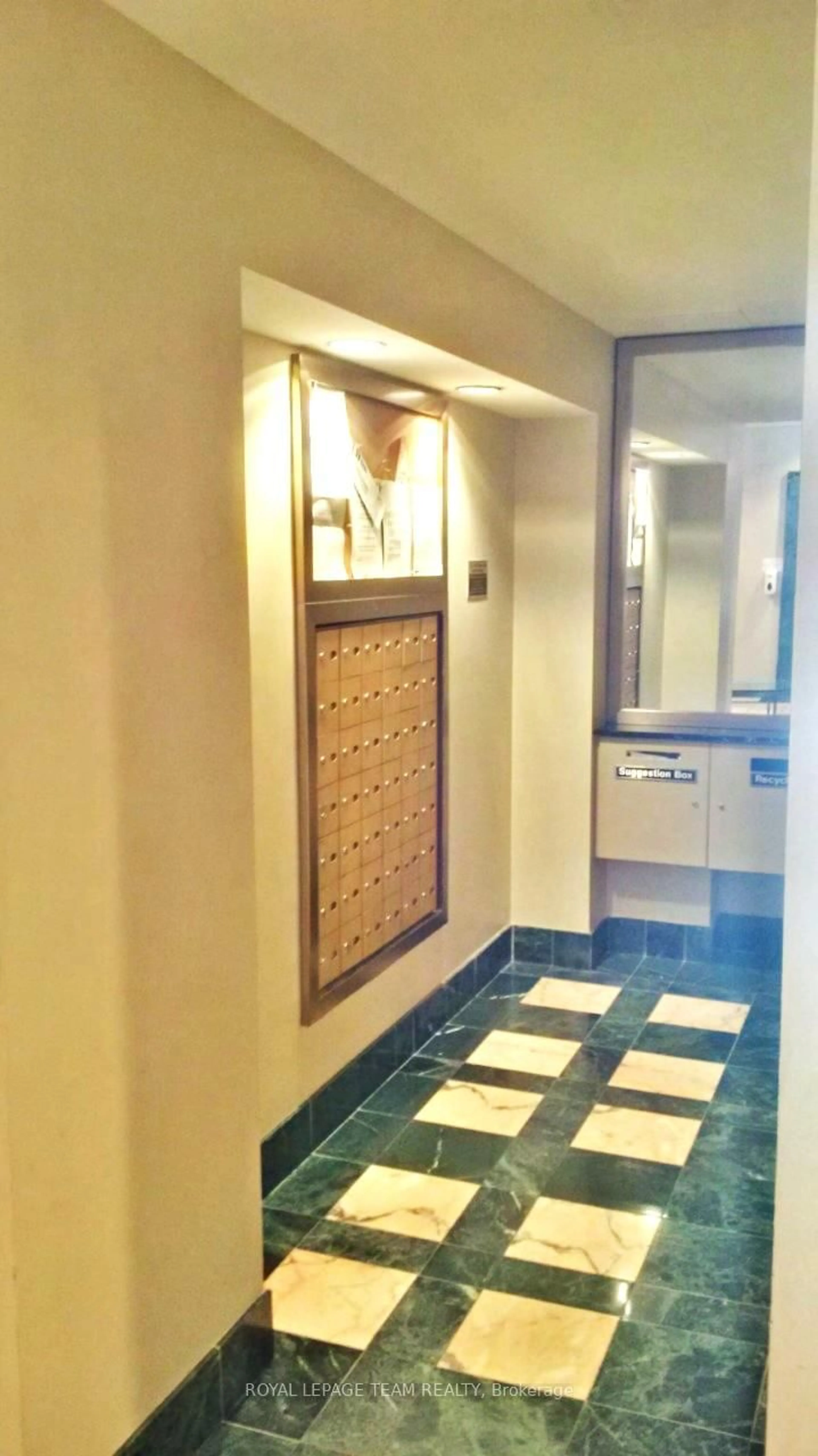 Indoor foyer for 35 Murray St #317, Ottawa Ontario K1N 9M5