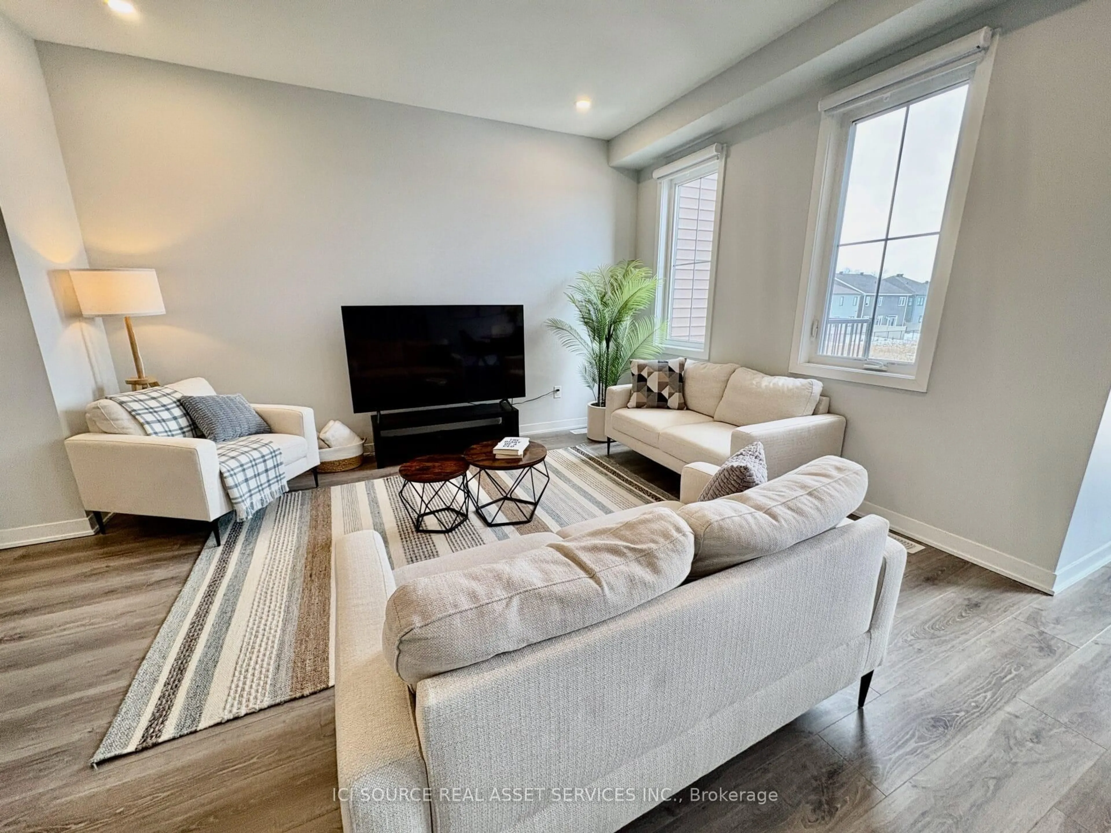 Living room with furniture, unknown for 617 Quilter Row, Richmond Ontario K0A 2Z0