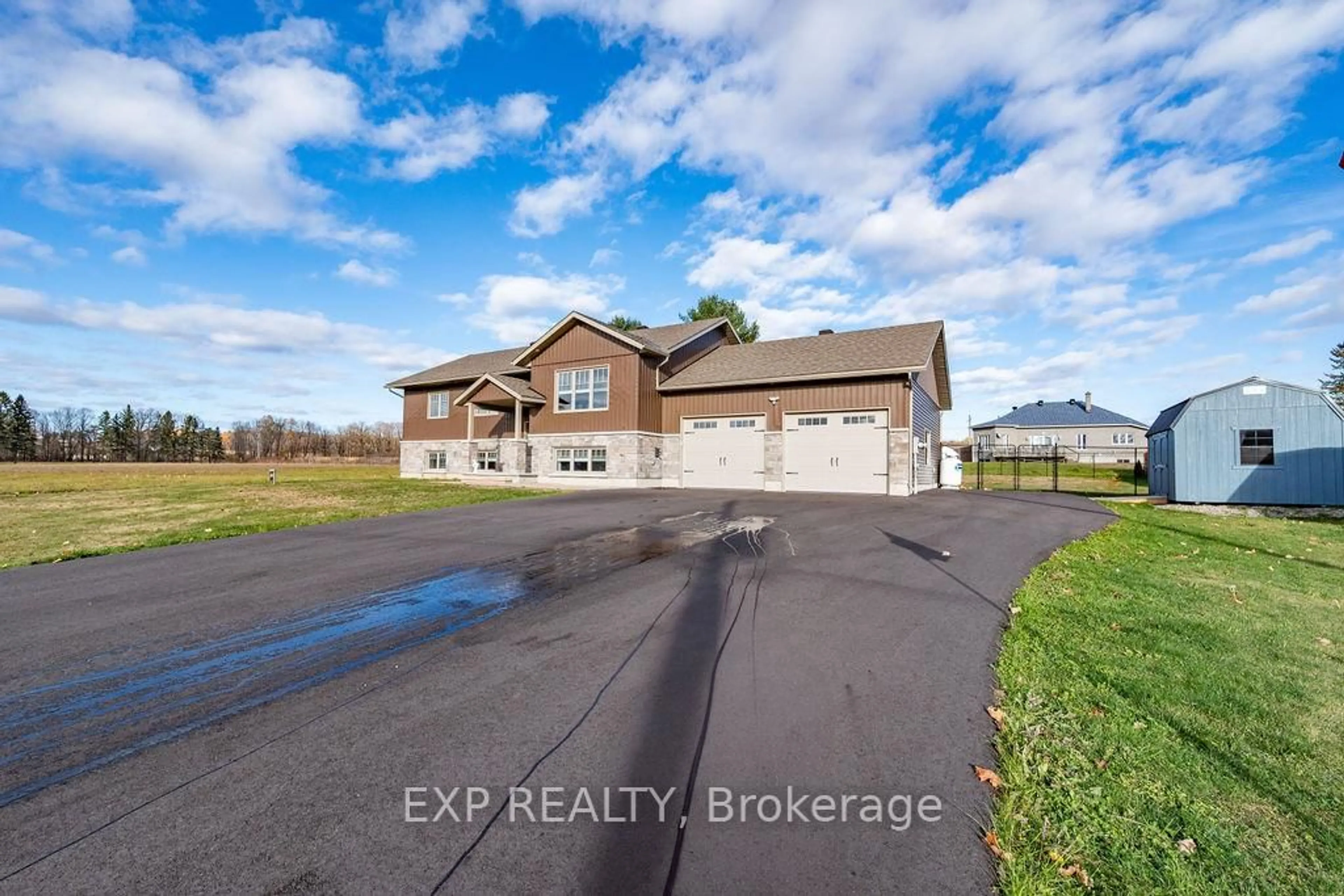 A pic from outside/outdoor area/front of a property/back of a property/a pic from drone, water/lake/river/ocean view for 20 RIVERDALE St, Westmeath Ontario K0J 2L0