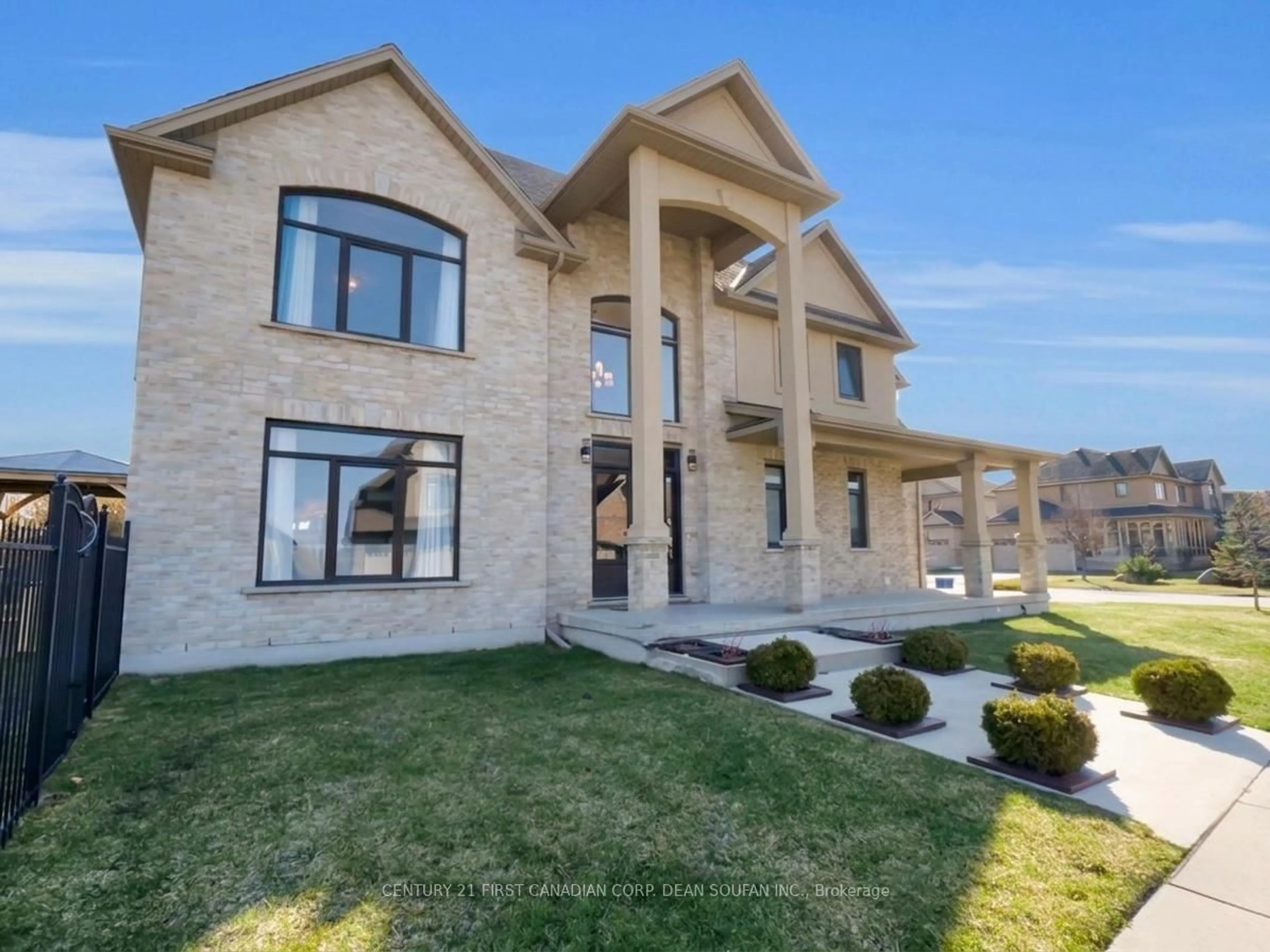 Home with brick exterior material, mountain view for 702 Kleinburg Dr, London North Ontario N5X 0J8