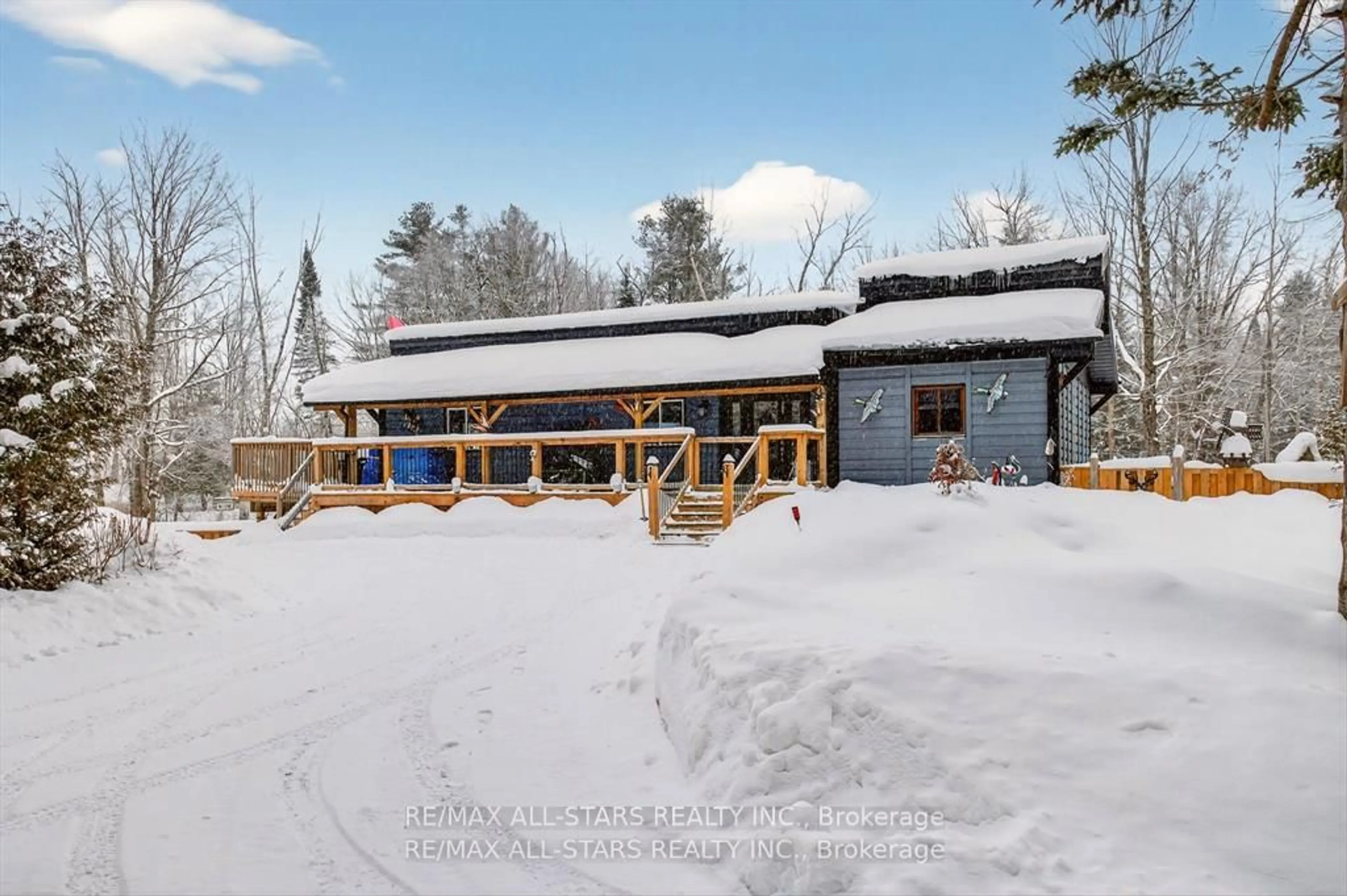 A pic from outside/outdoor area/front of a property/back of a property/a pic from drone, building for 28 Pine Ridge Rd, Kawartha Lakes Ontario K0M 2L0