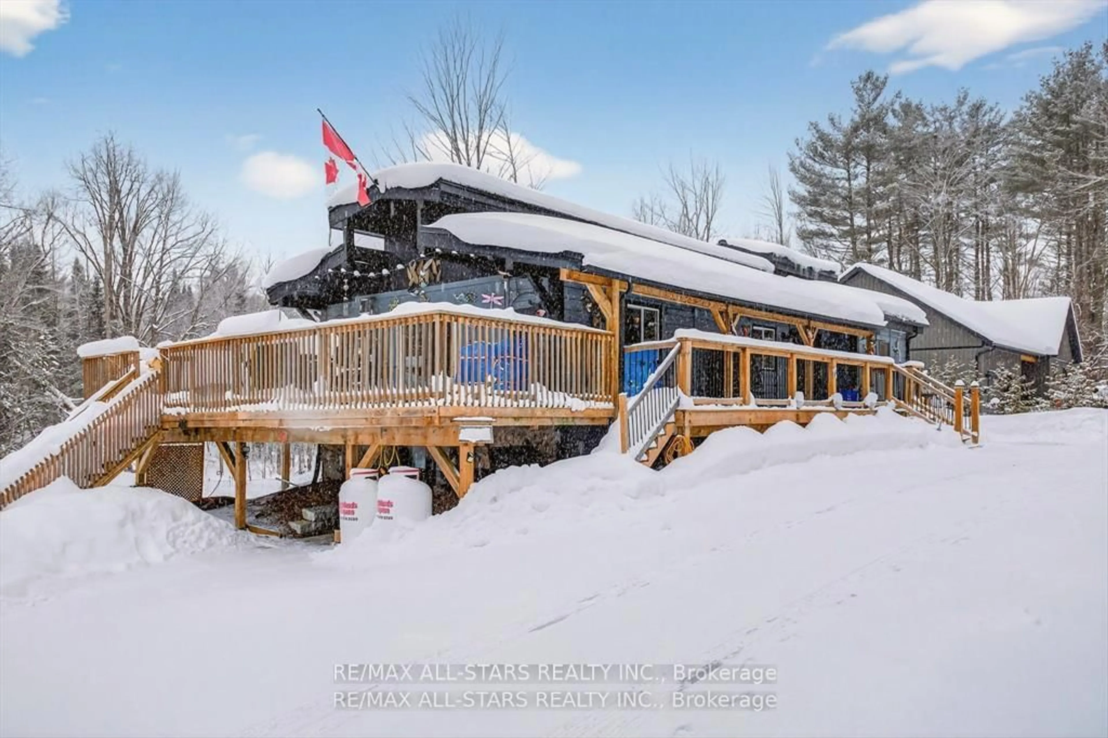 Patio, building for 28 Pine Ridge Rd, Kawartha Lakes Ontario K0M 2L0