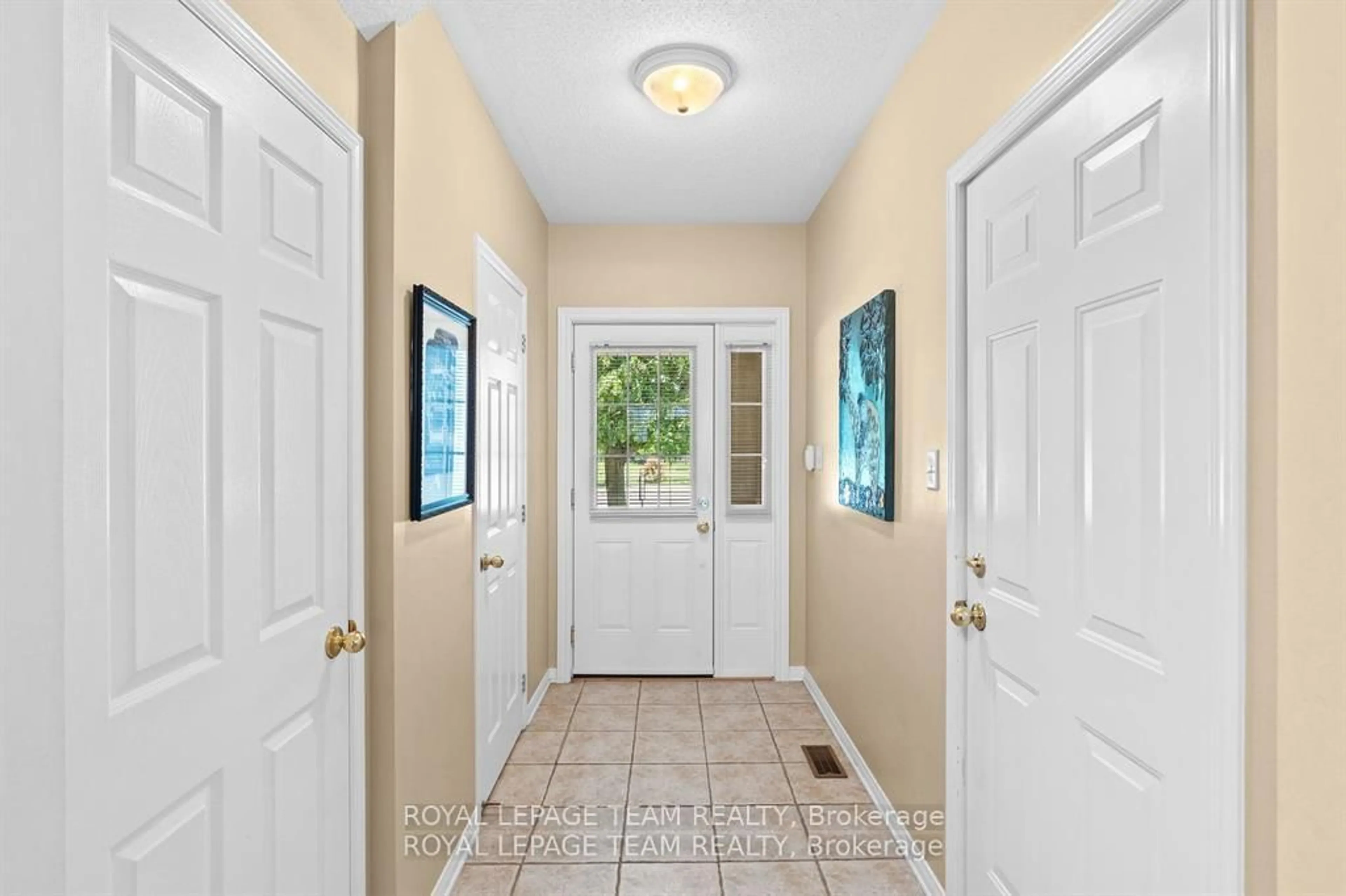 Indoor entryway for 30 Riverstone Dr, Ottawa Ontario K2J 4X7