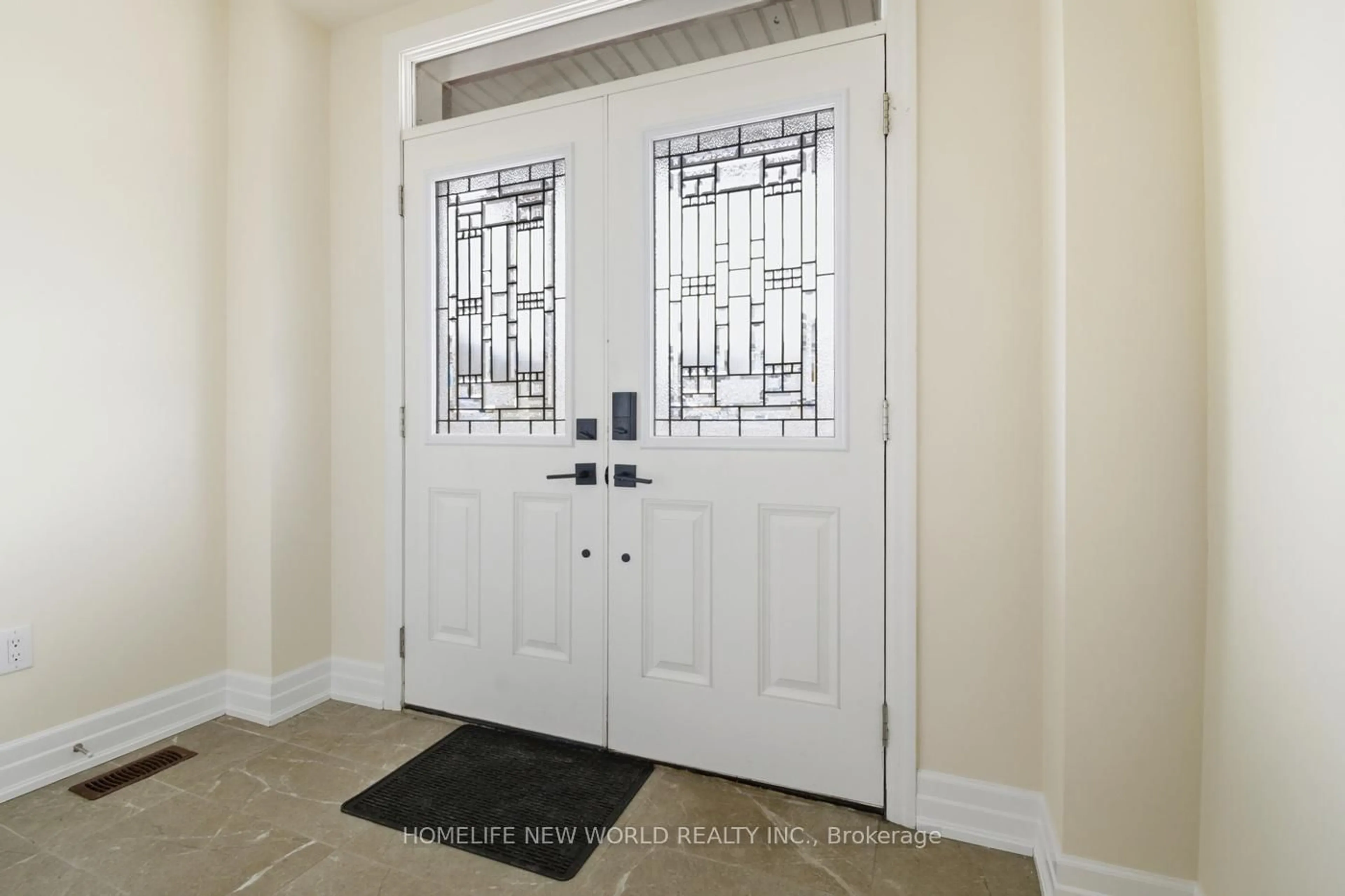 Indoor entryway for 9546 Tallgrass Ave, Niagara Falls Ontario L2G 0Y2