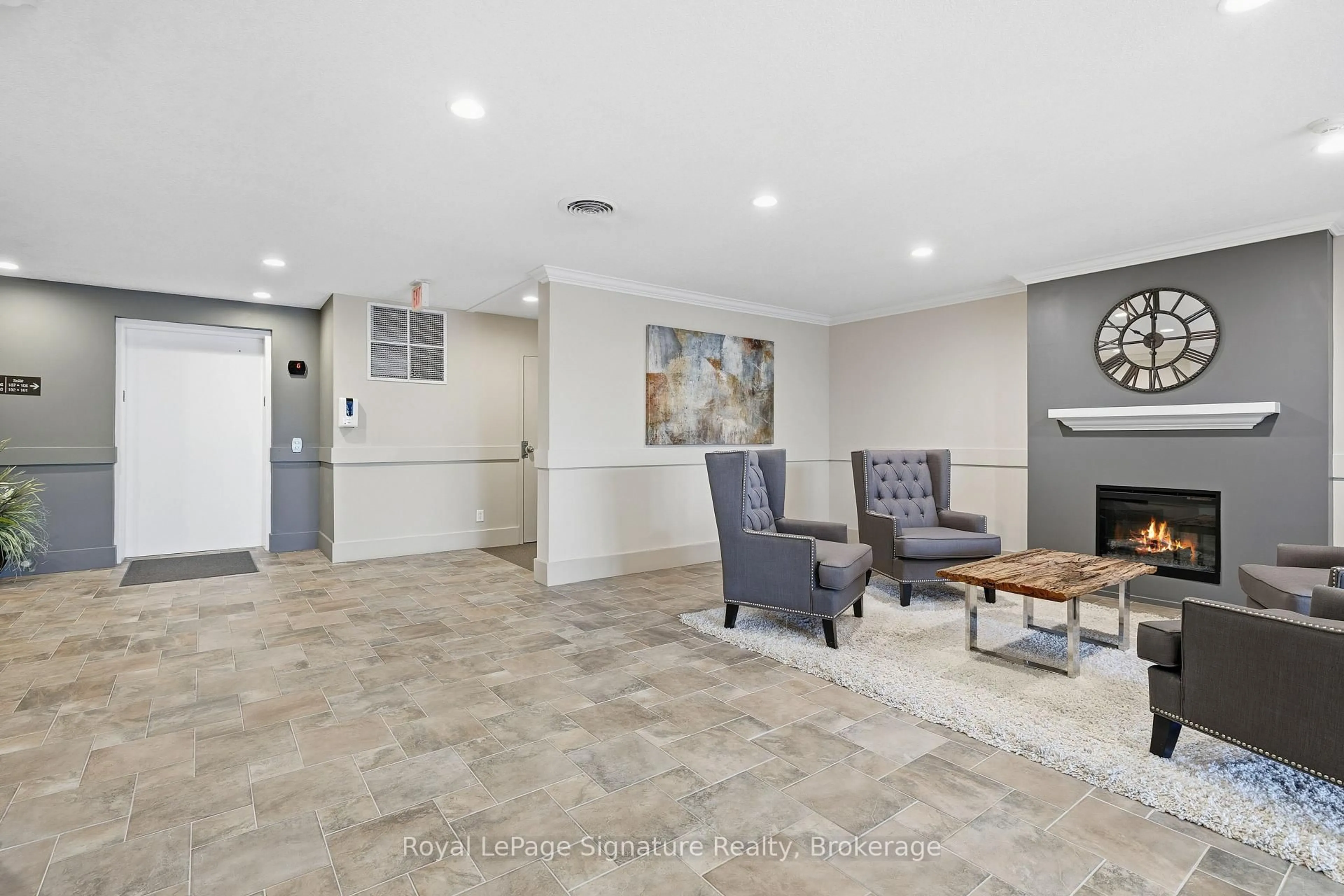 Lobby for 27 Beaver St #207, Blue Mountains Ontario N0H 2P0