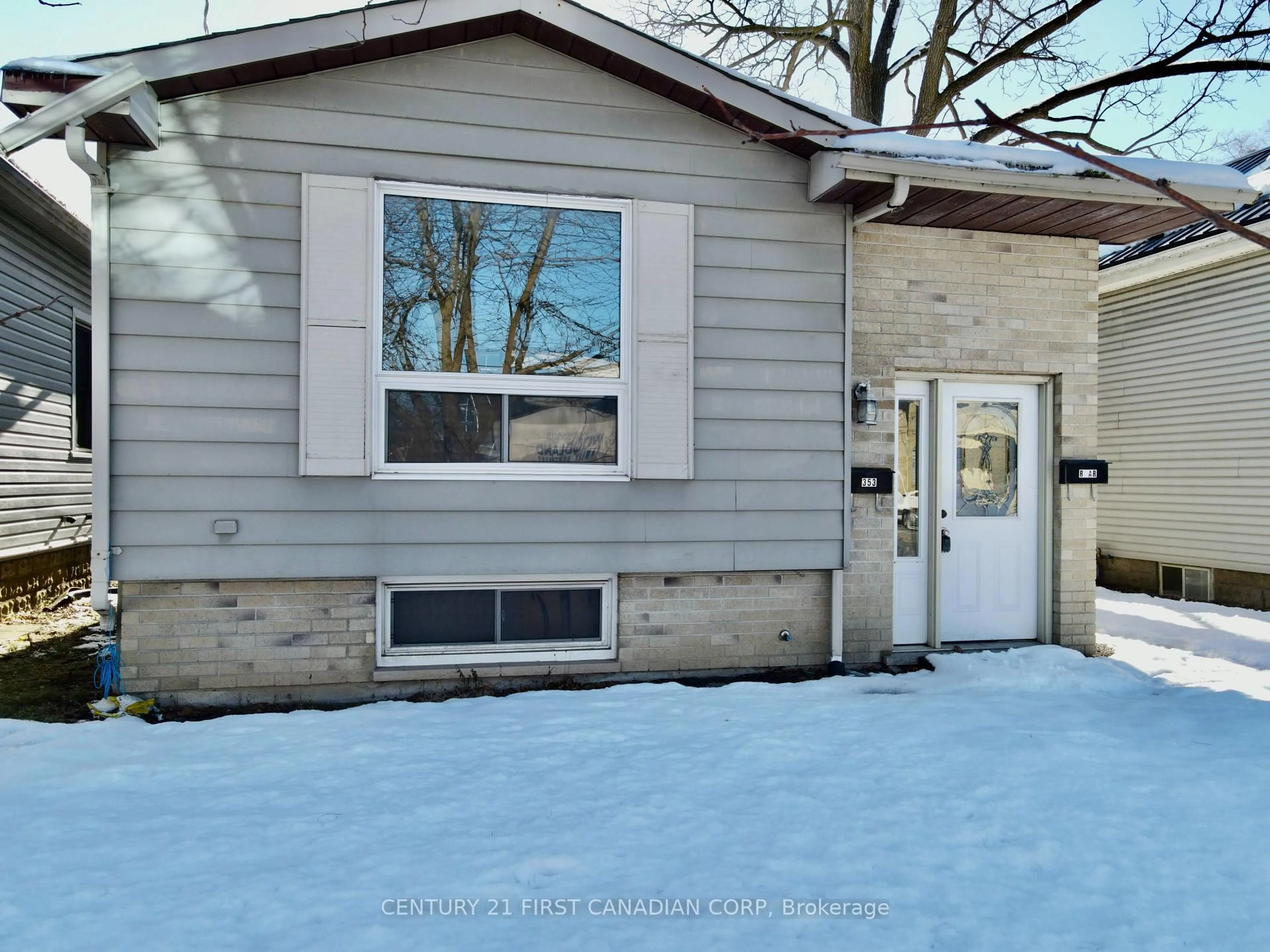 Home with vinyl exterior material, street for 353 Oxford St, London East Ontario N6A 1V6