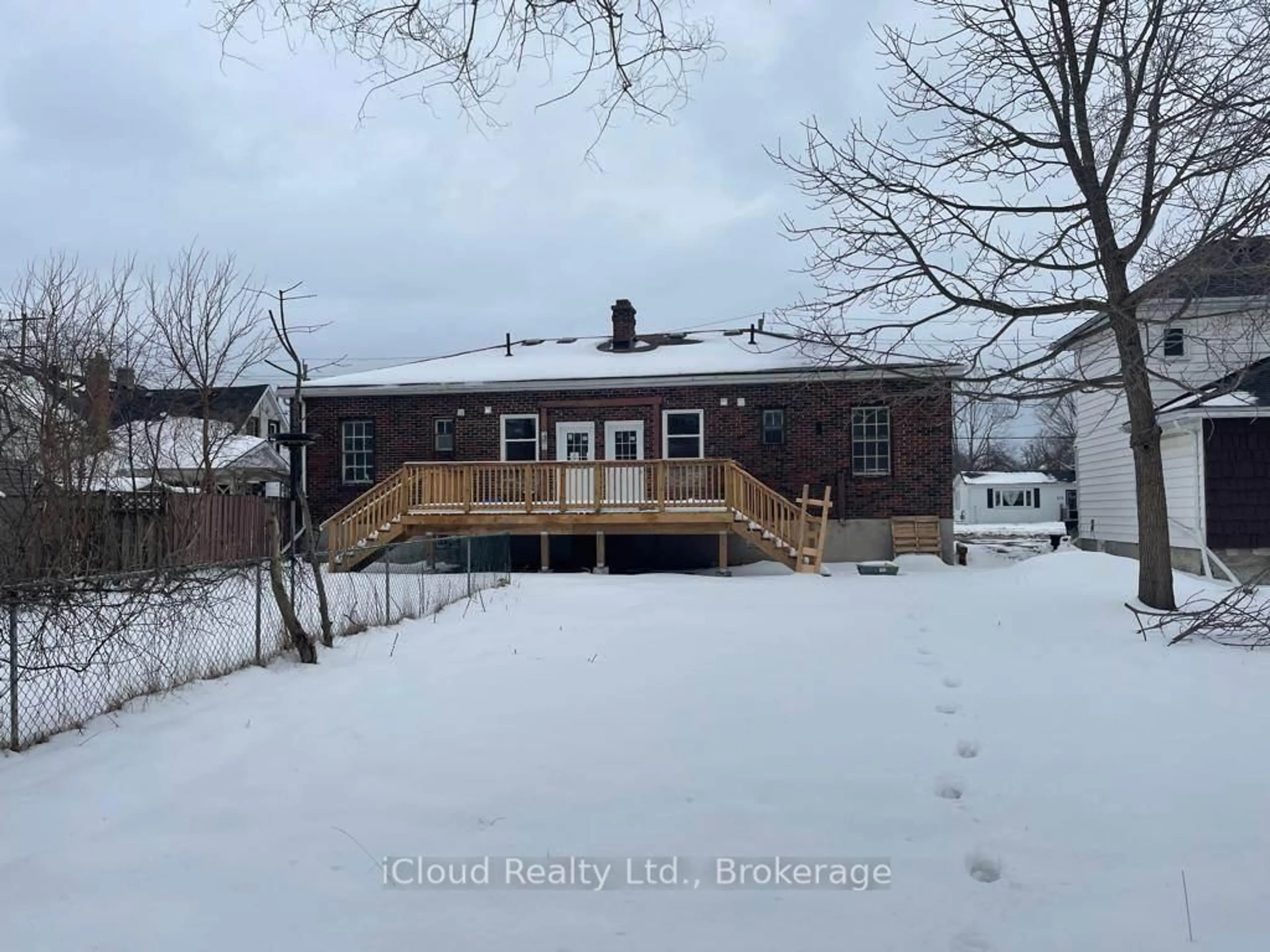 A pic from outside/outdoor area/front of a property/back of a property/a pic from drone, building for 114-116 McGill St, Quinte West Ontario K8V 3K1