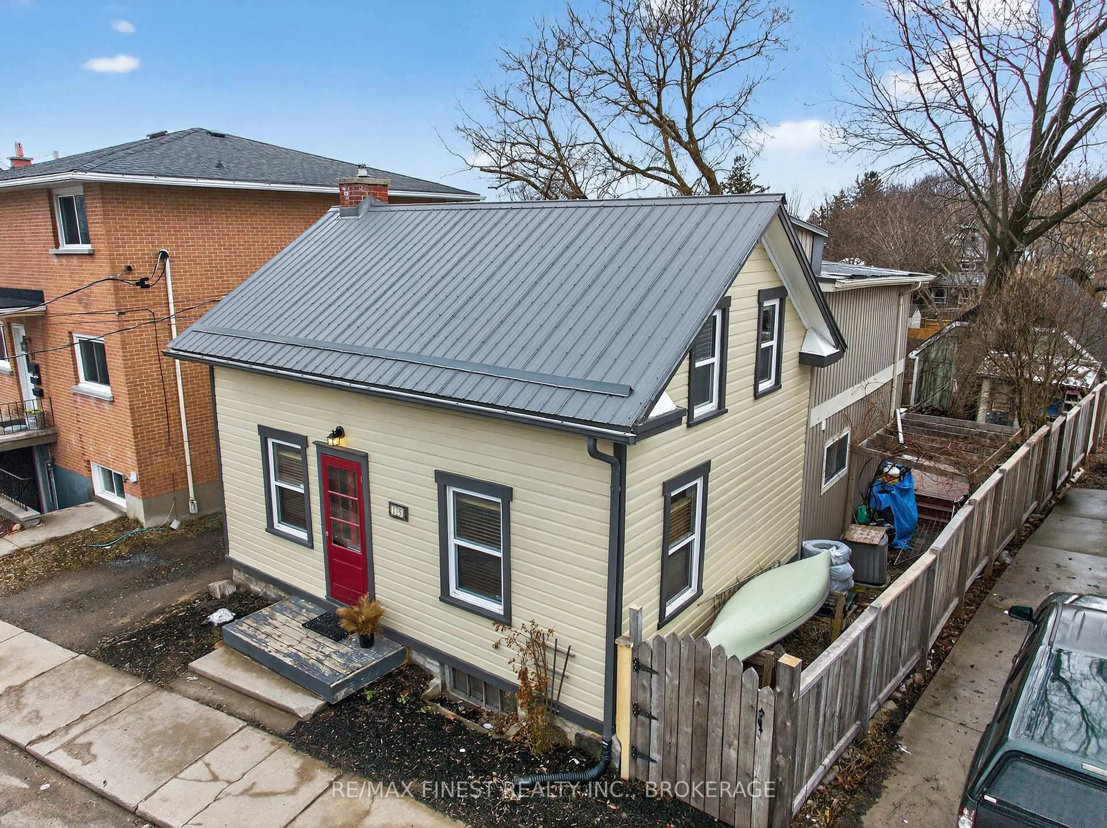 A pic from outside/outdoor area/front of a property/back of a property/a pic from drone, street for 15 Cherry St, Kingston Ontario K7K 3W2