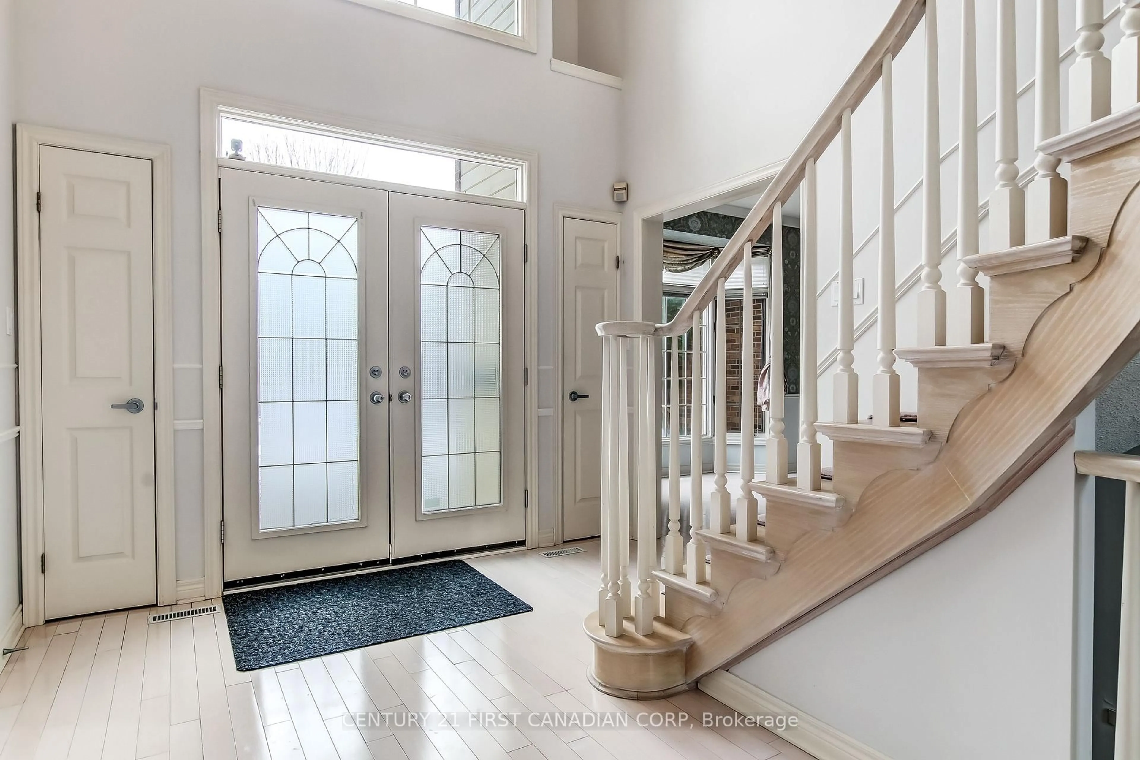 Indoor entryway for 442 Ambleside Dr, London North Ontario N6G 4X9