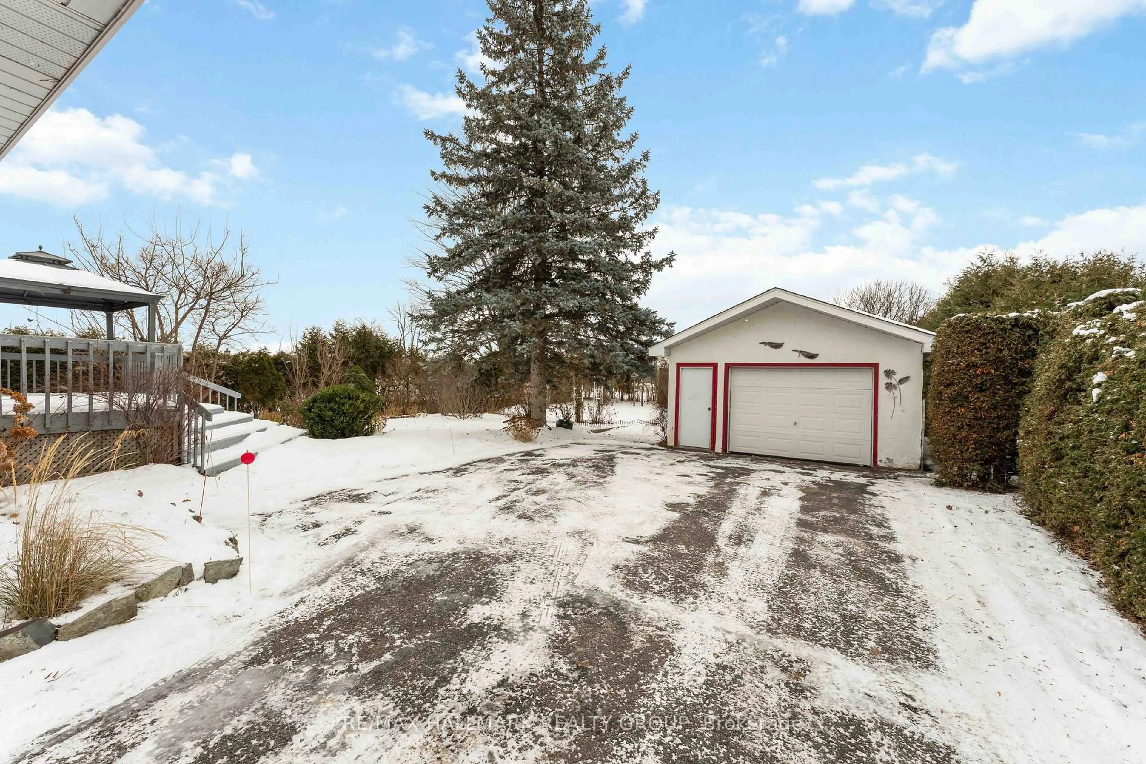 A pic from outside/outdoor area/front of a property/back of a property/a pic from drone, street for 3654 Navan Rd, Ottawa Ontario K4B 1H9