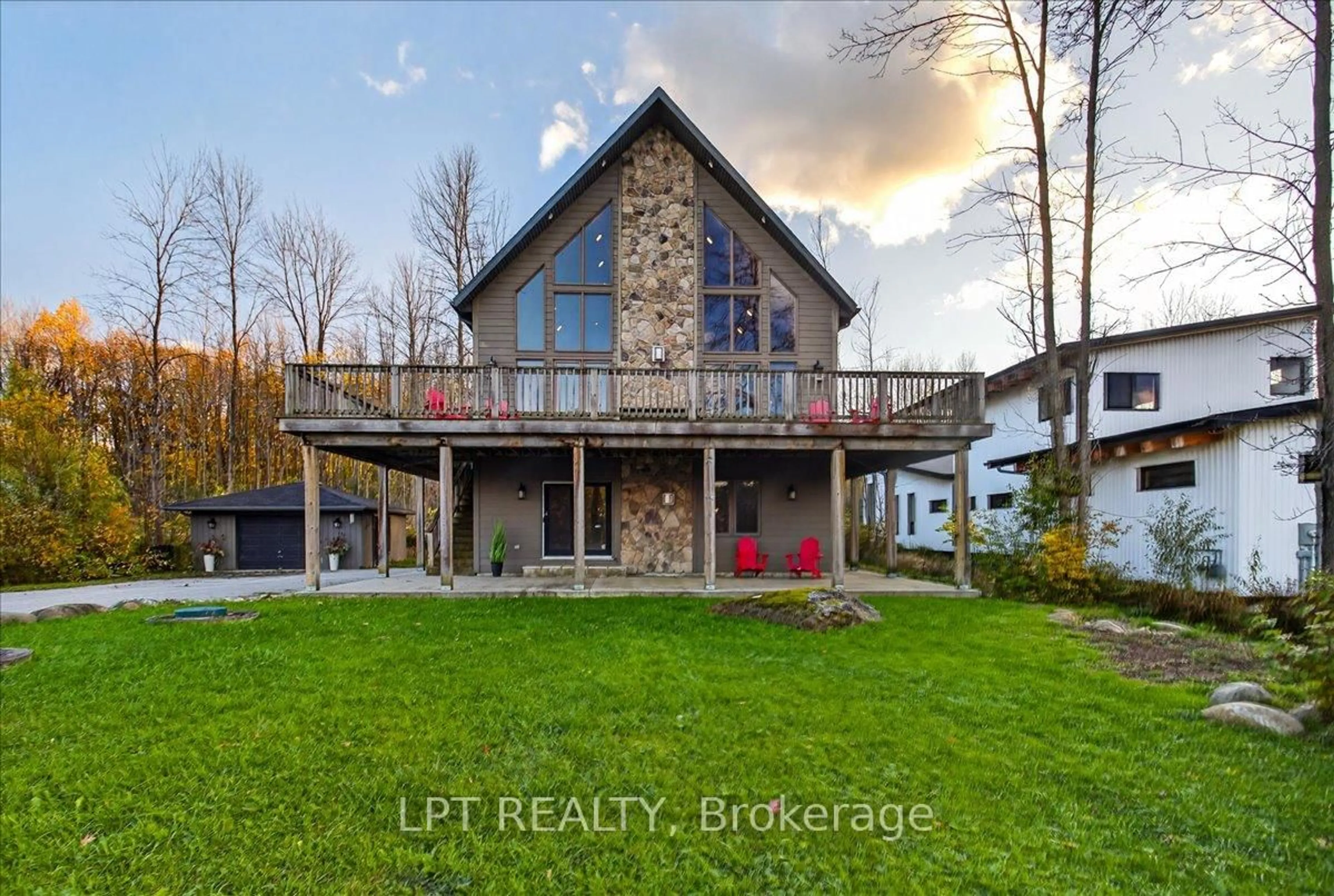 A pic from outside/outdoor area/front of a property/back of a property/a pic from drone, water/lake/river/ocean view for 192 Sunset Blvd, Blue Mountains Ontario N0H 2P0