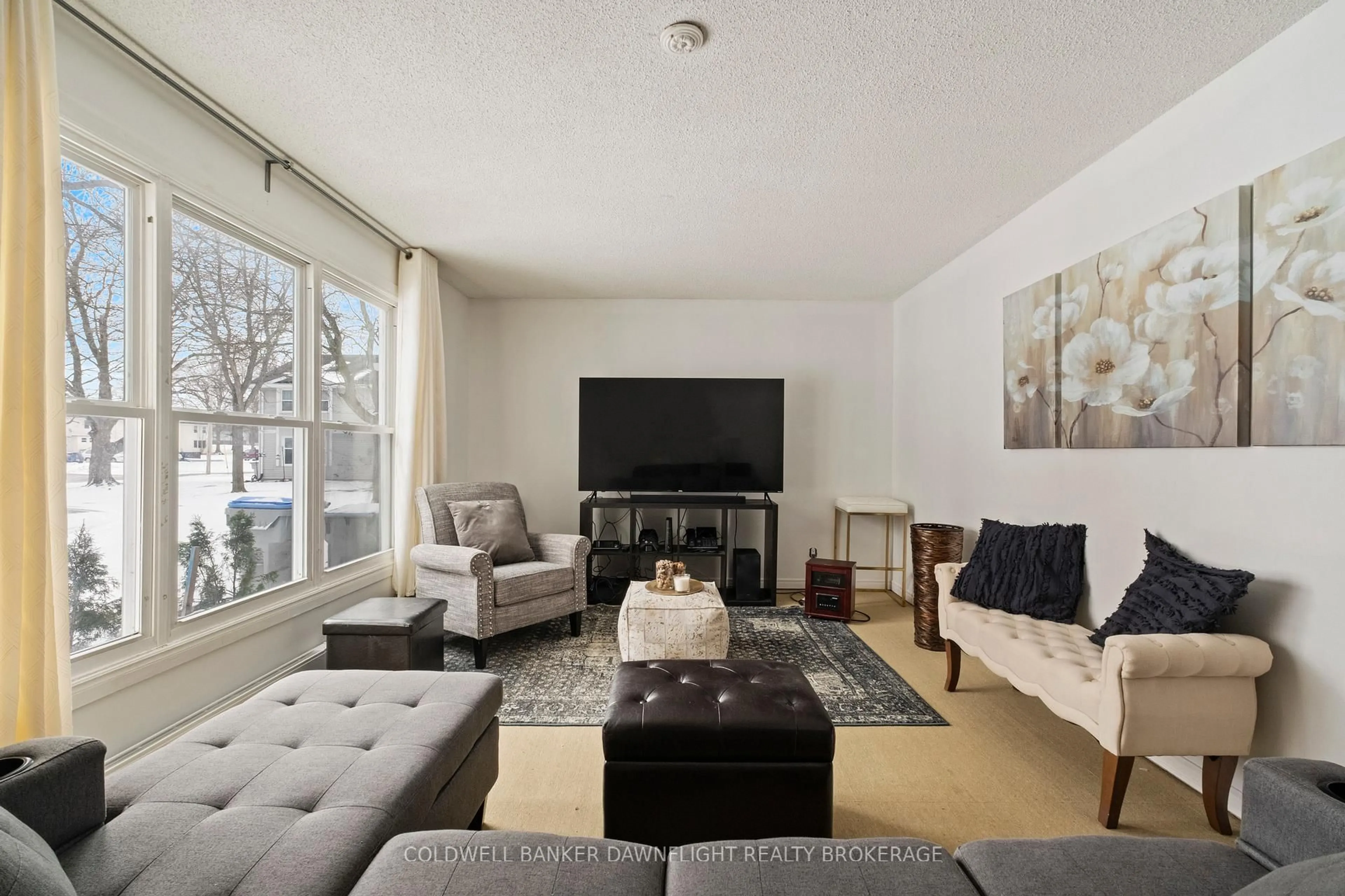 Living room with furniture, unknown for 18 St Charles Pl #18, Central Huron Ontario N0M 1L0