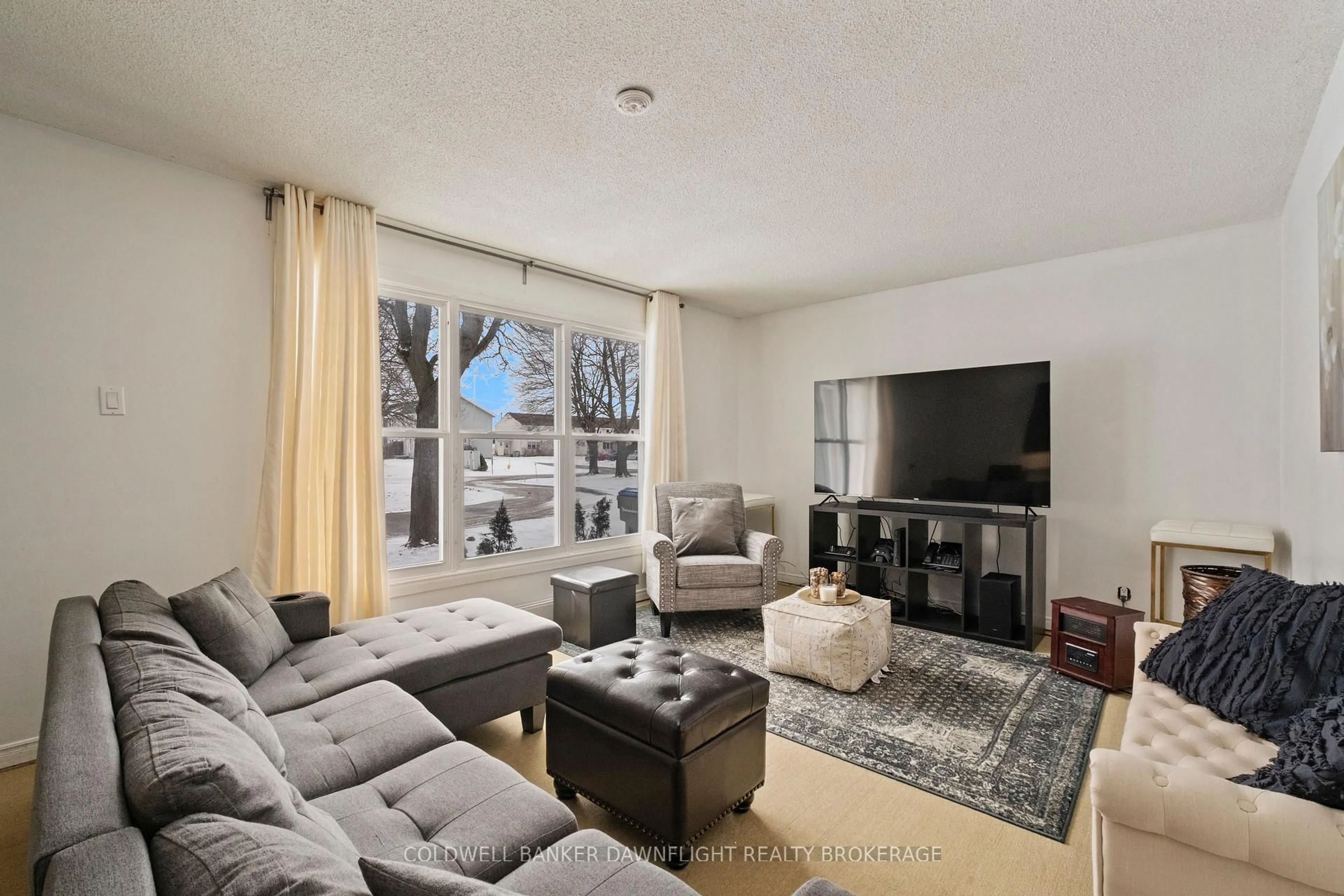 Living room with furniture, unknown for 18 St Charles Pl #18, Central Huron Ontario N0M 1L0