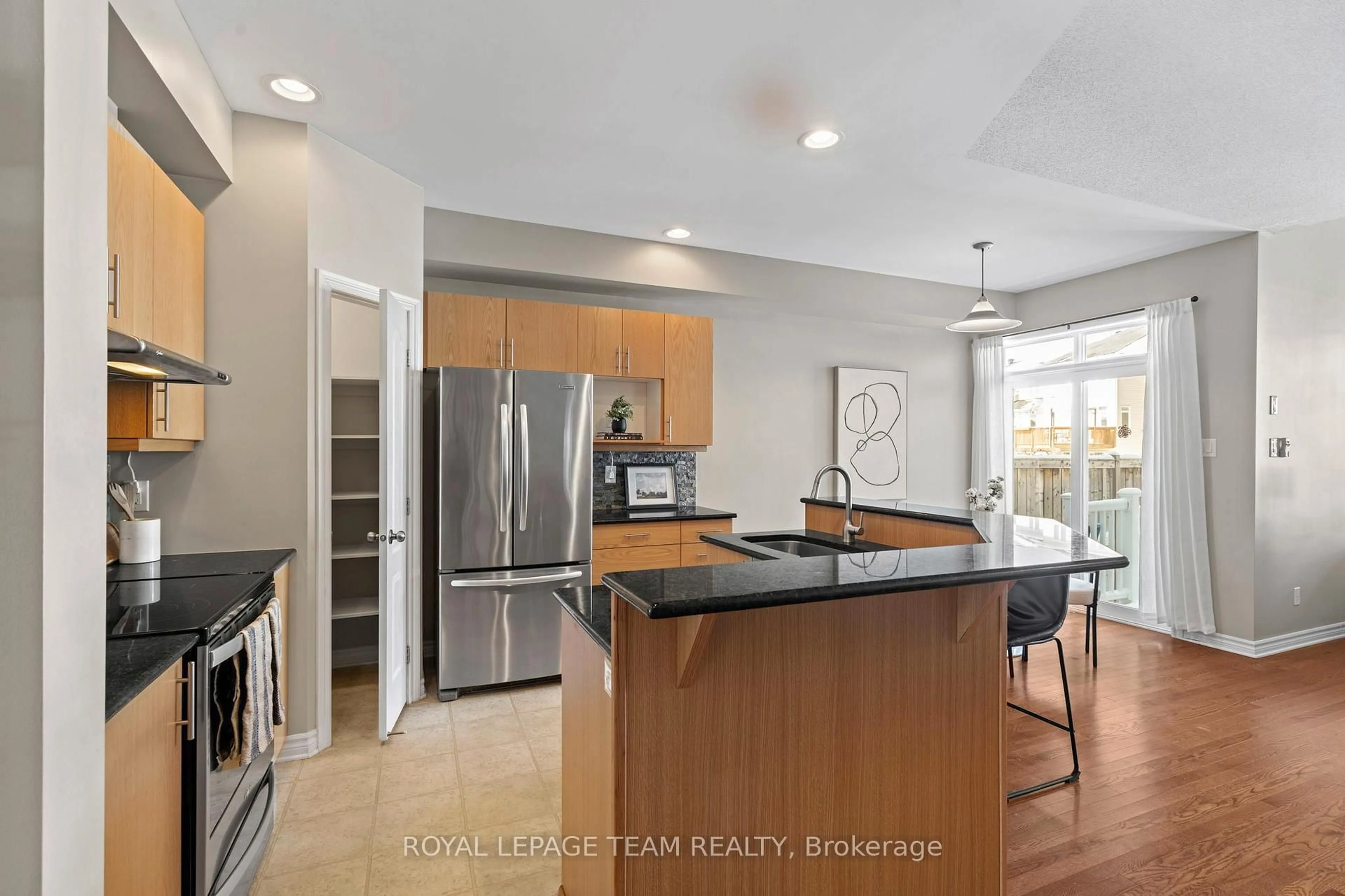 Open concept kitchen, unknown for 319 Kingbrook Dr, Ottawa Ontario K2M 0G1